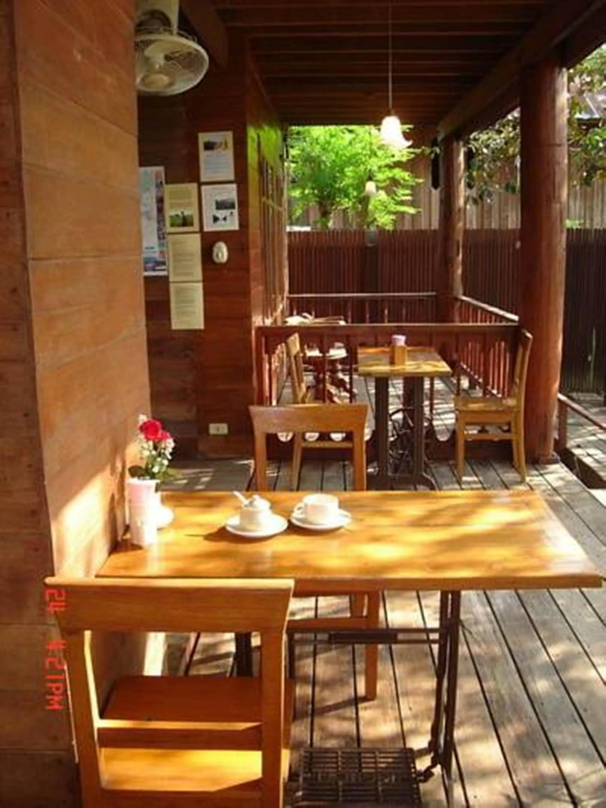 Restaurant/places to eat in Riverhouse-The Teak House