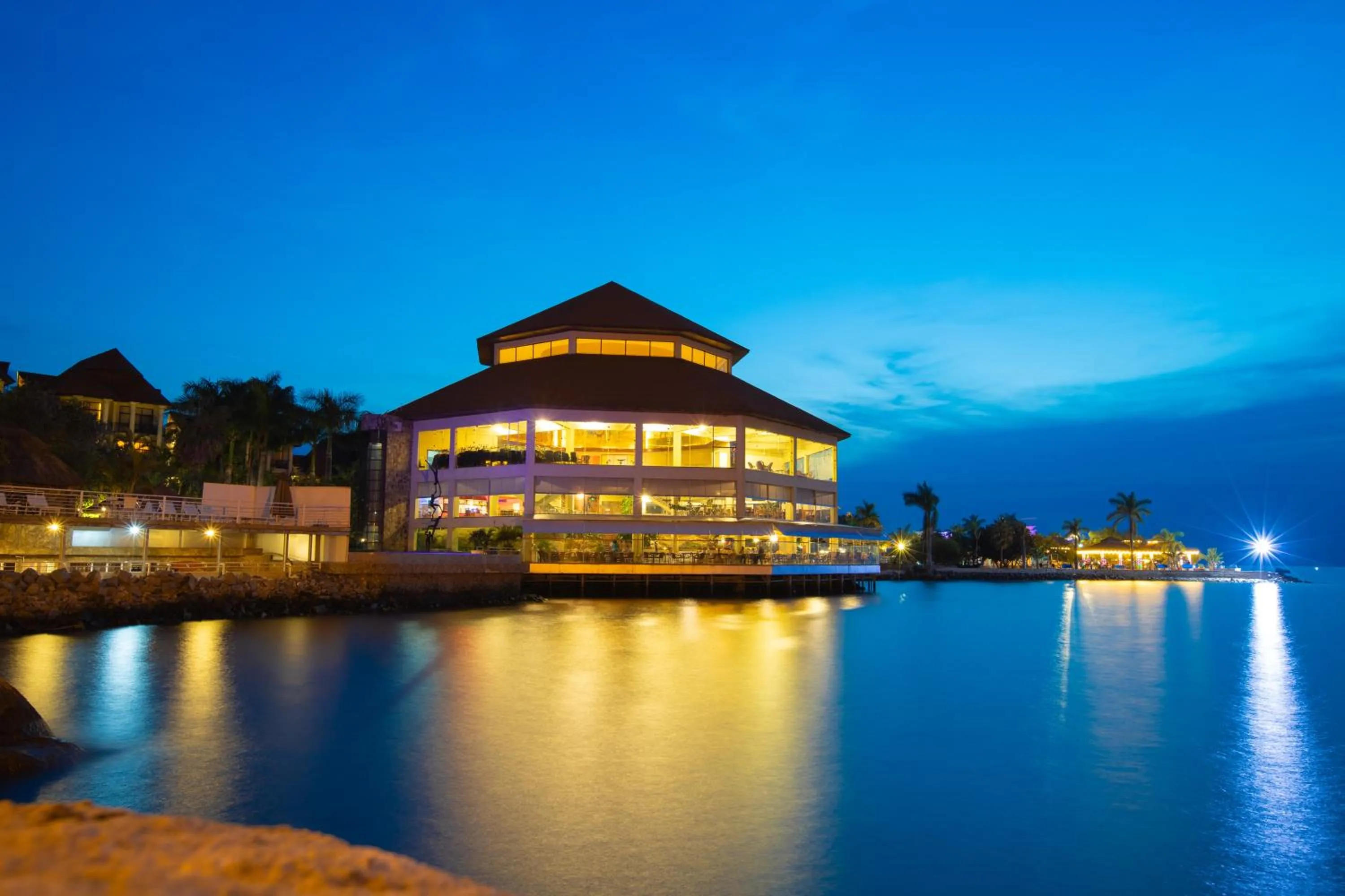 Malaika Beach Resort