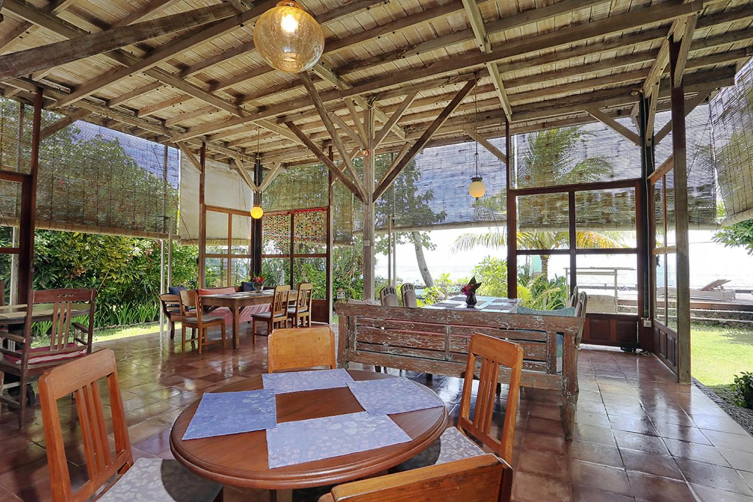 Restaurant/places to eat in Pondok Pisang Candidasa