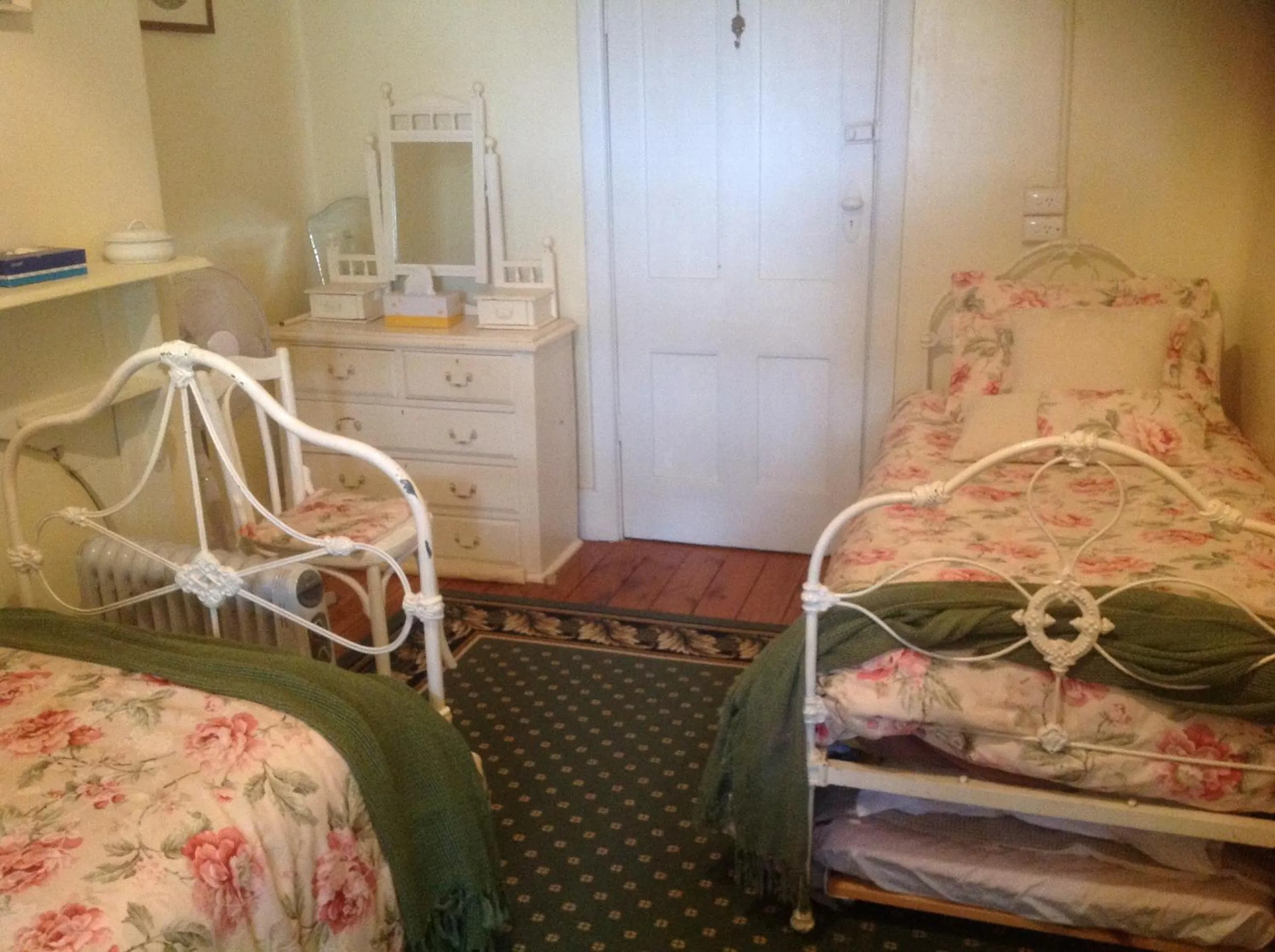 Bedroom, Bed in Chinnock B&B