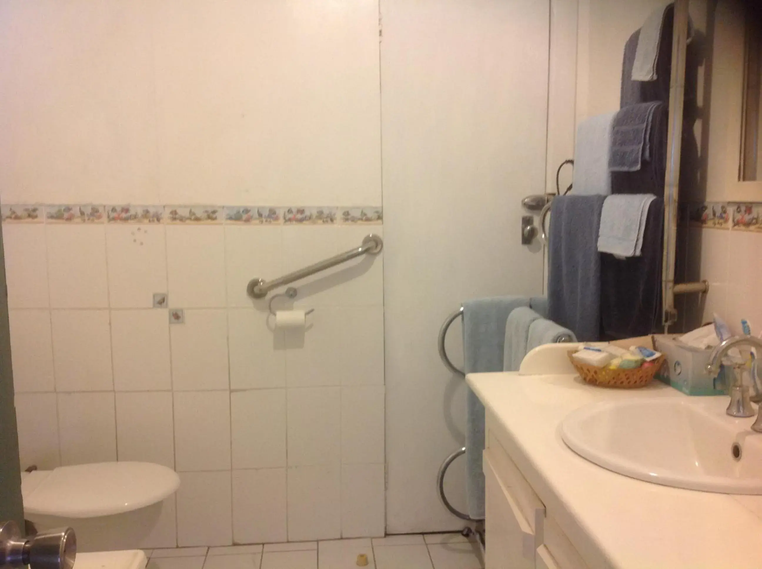 Double Room with Shared Bathroom - single occupancy in Chinnock B&B Double Room with Shared Bathroom - single occupancy in Chinnock B&B