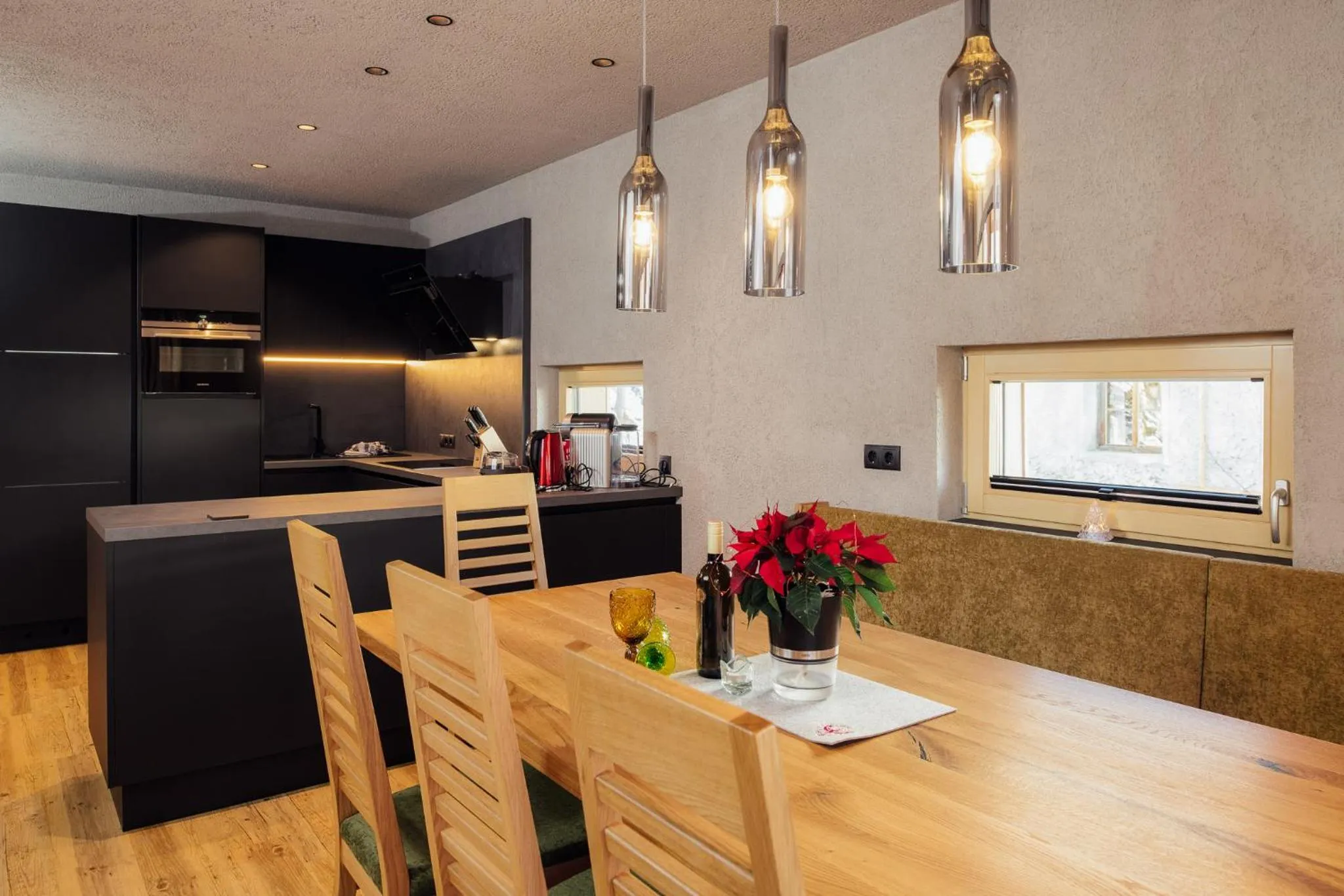 Dining area in Die Reblaus