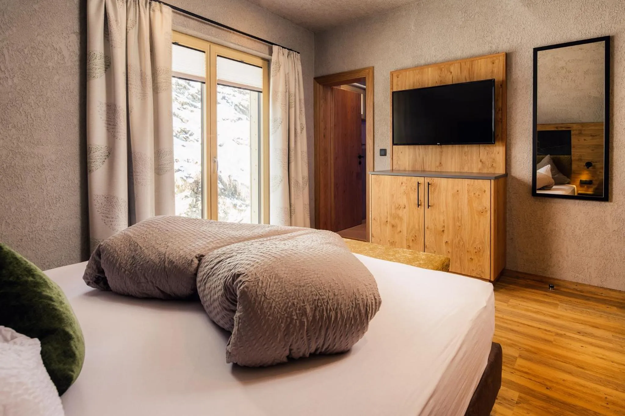 Bedroom, Bed in Die Reblaus