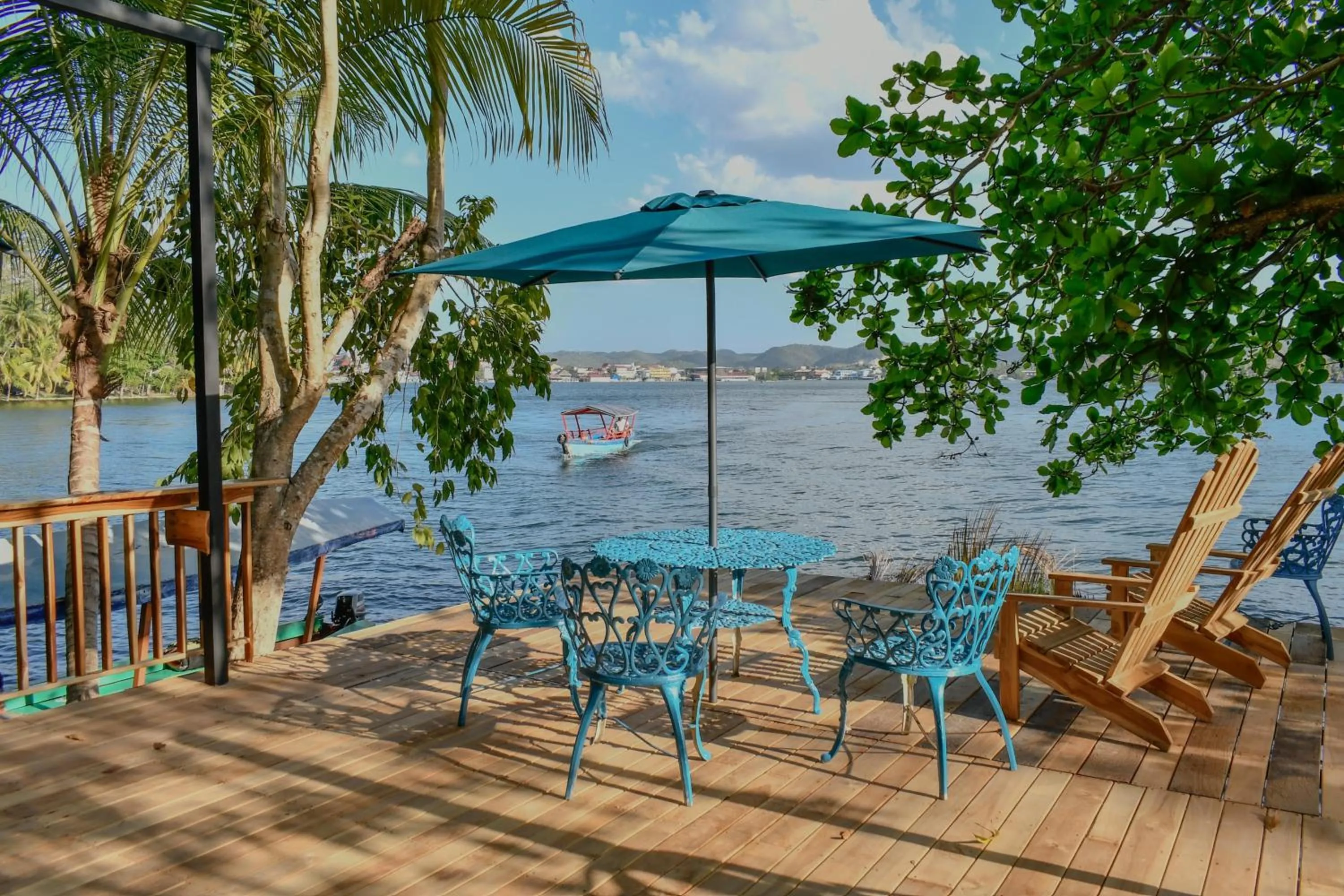 Restaurant/places to eat in Mayan Spirit