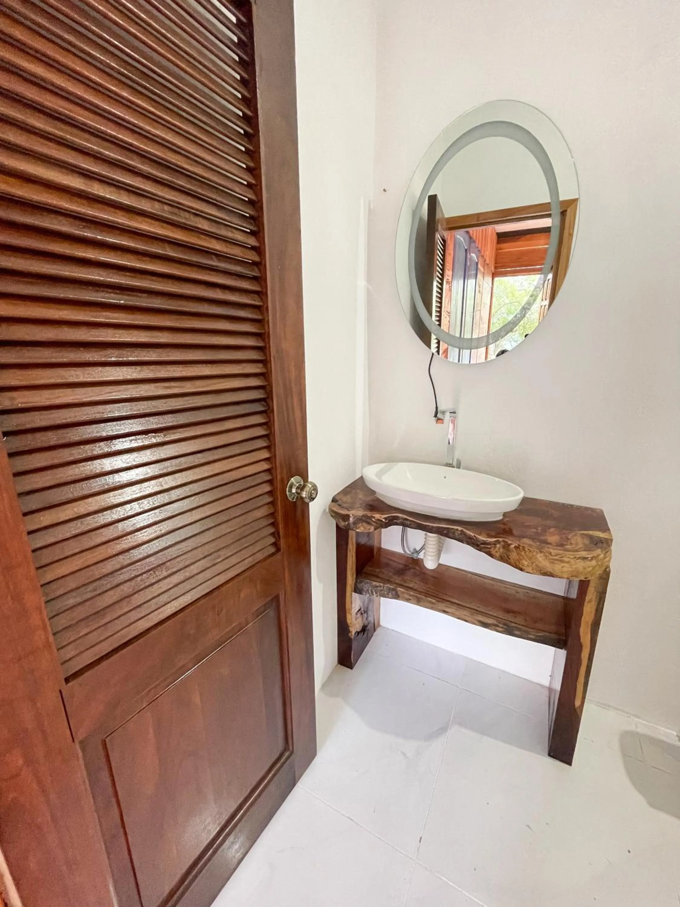 Bathroom in Mayan Spirit