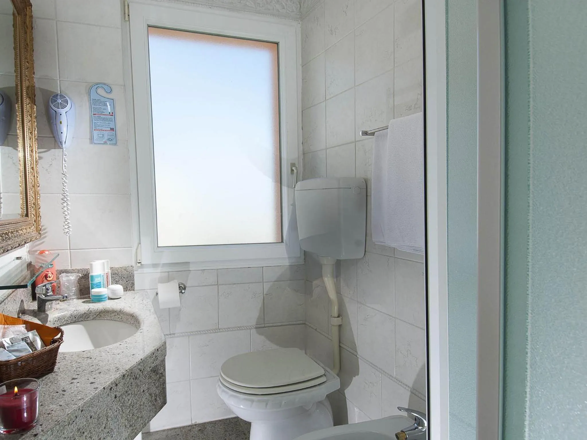 Shower in Hotel Negresco