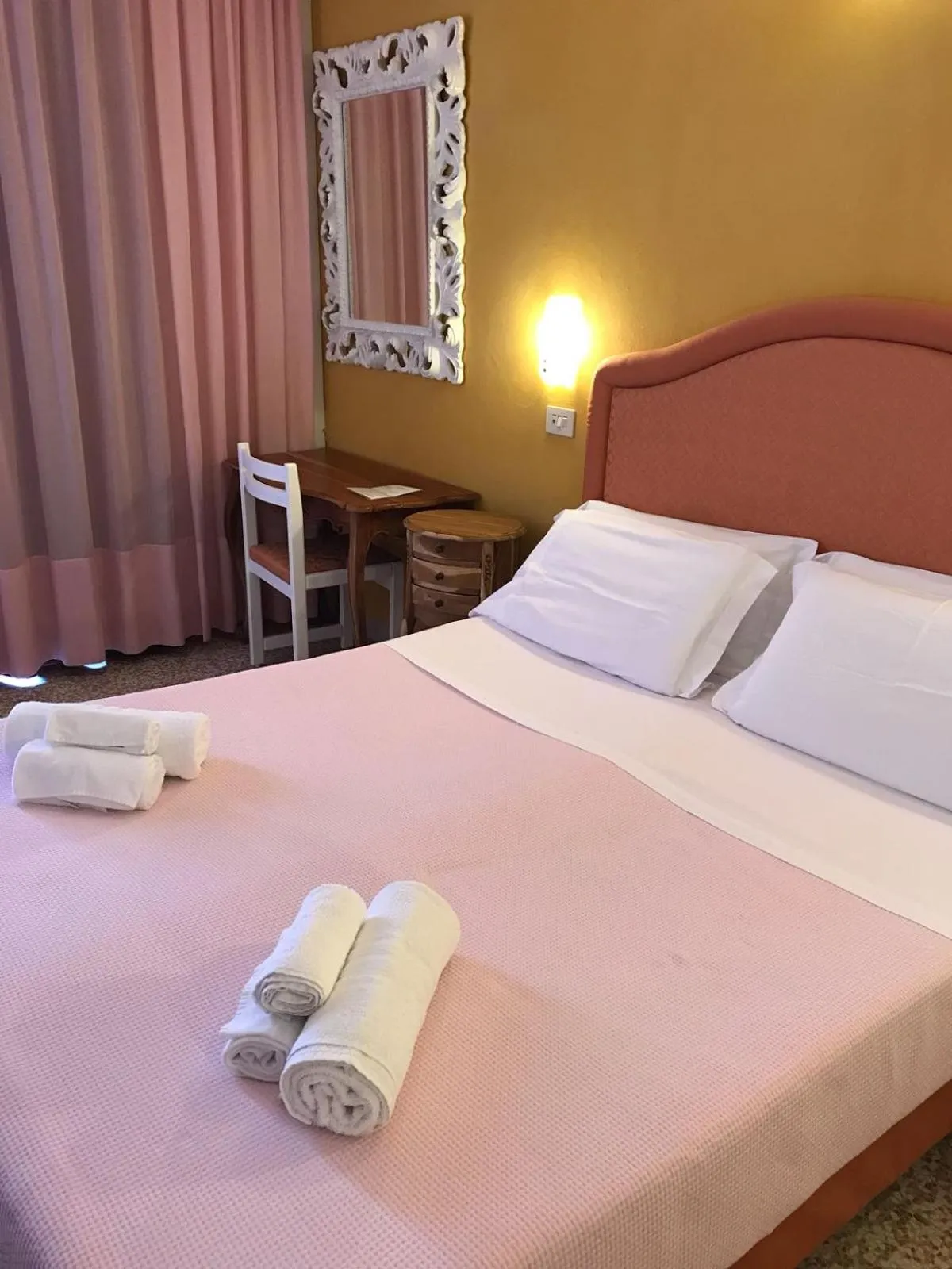 Bed in Hotel Negresco