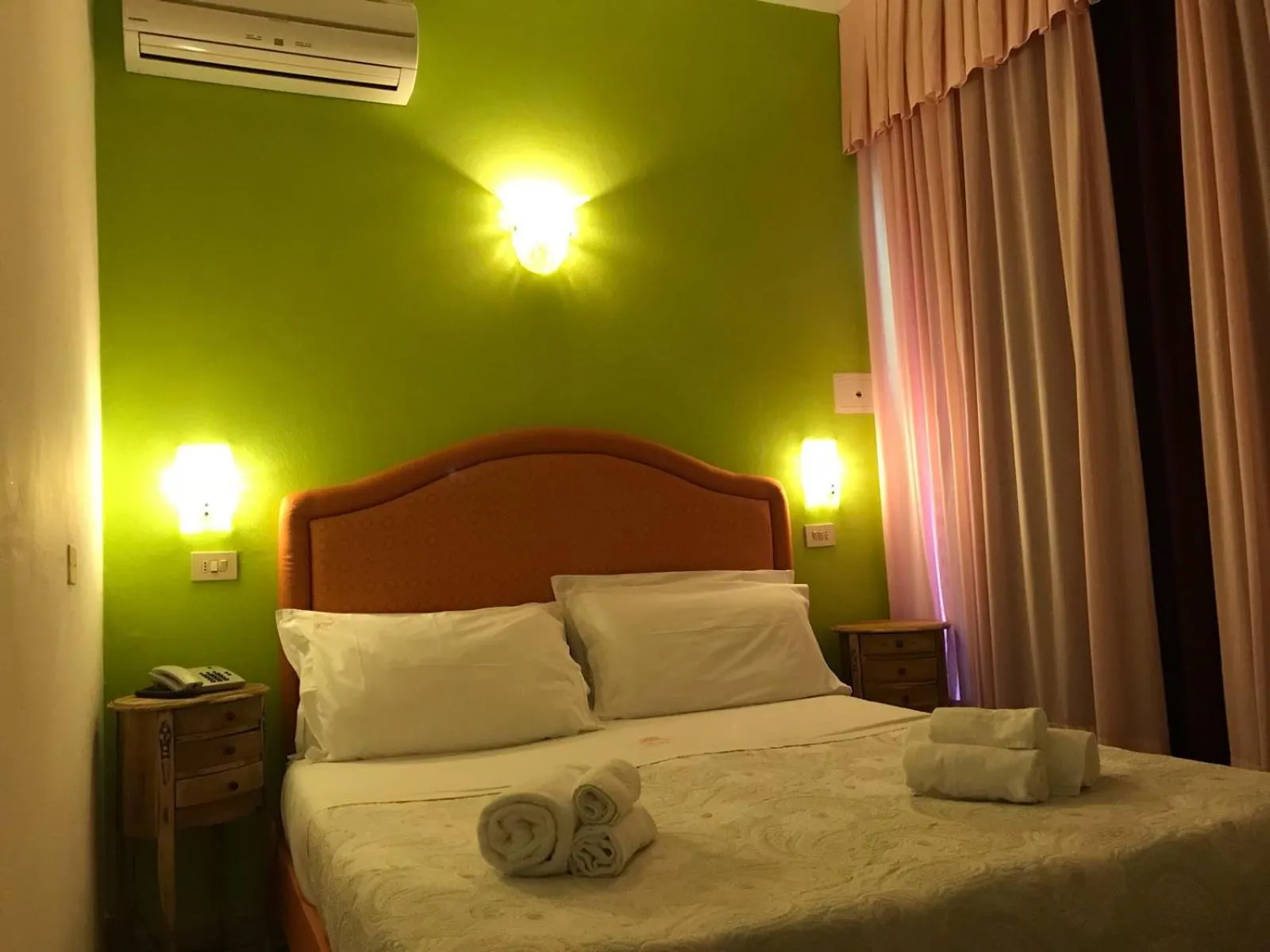 Bed in Hotel Negresco