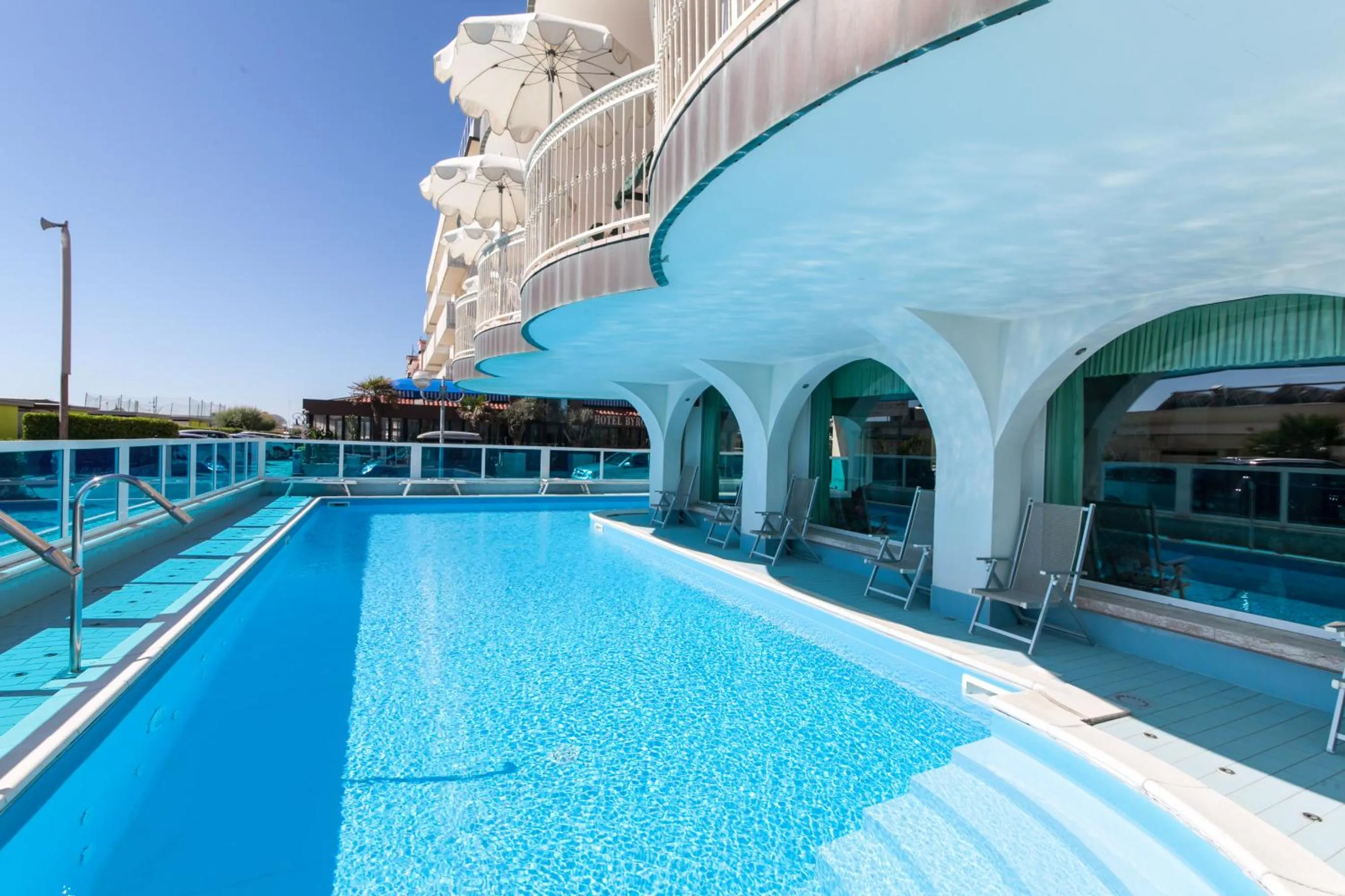 Swimming pool in Hotel Negresco