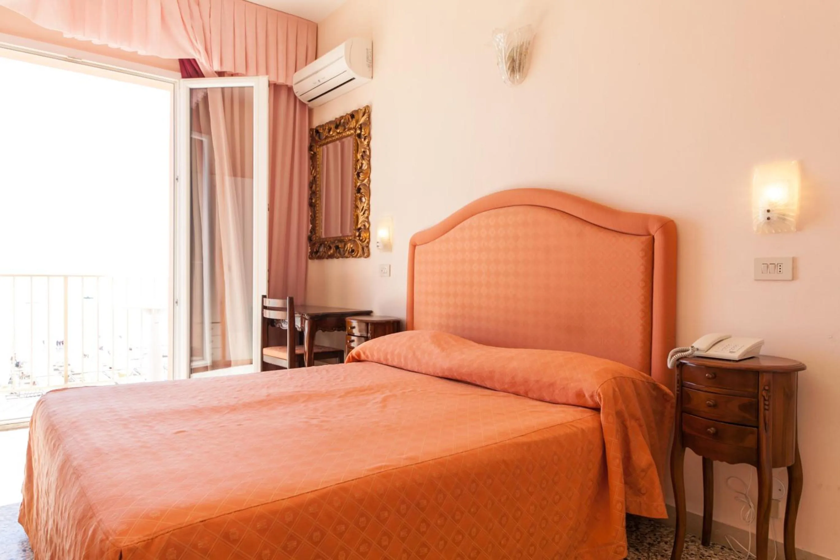 Bed in Hotel Negresco