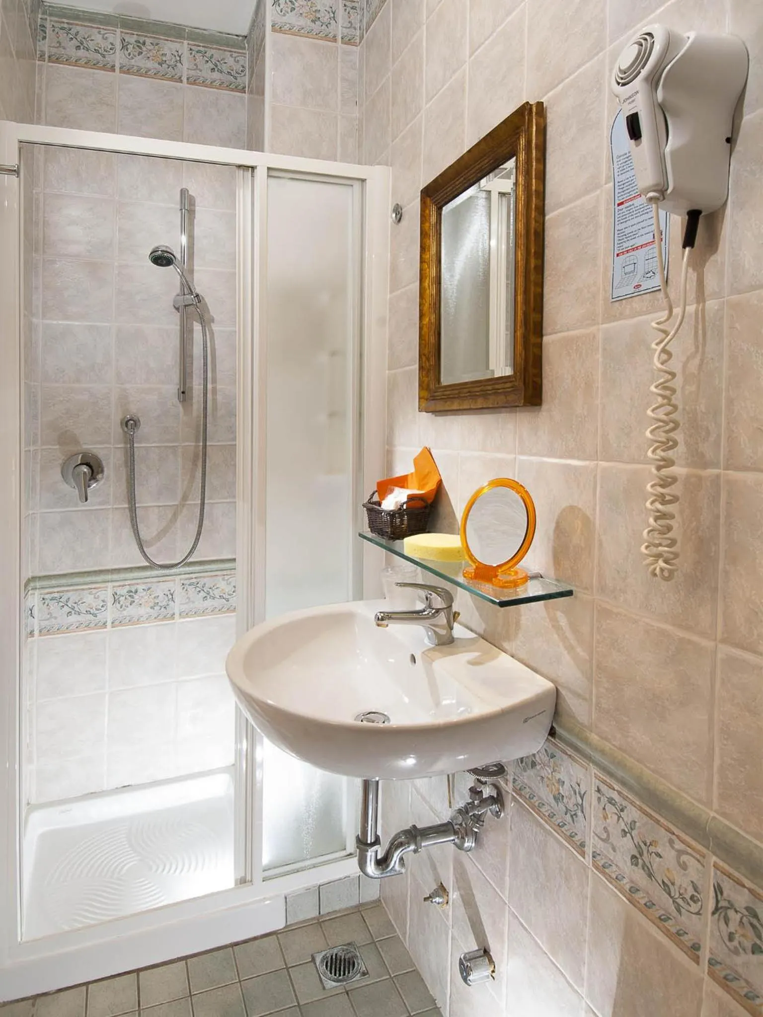 Shower in Hotel Negresco