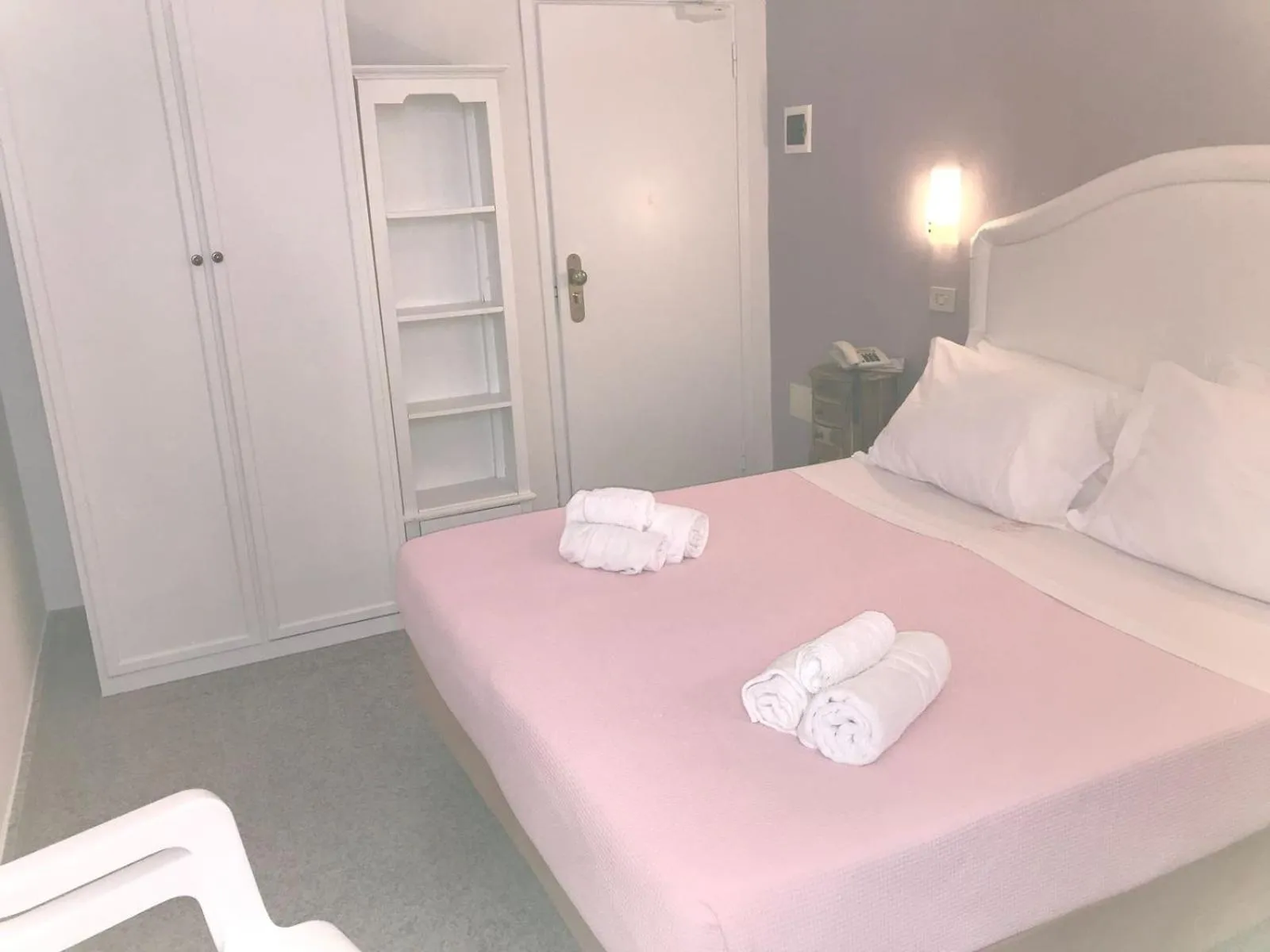 Bed in Hotel Negresco