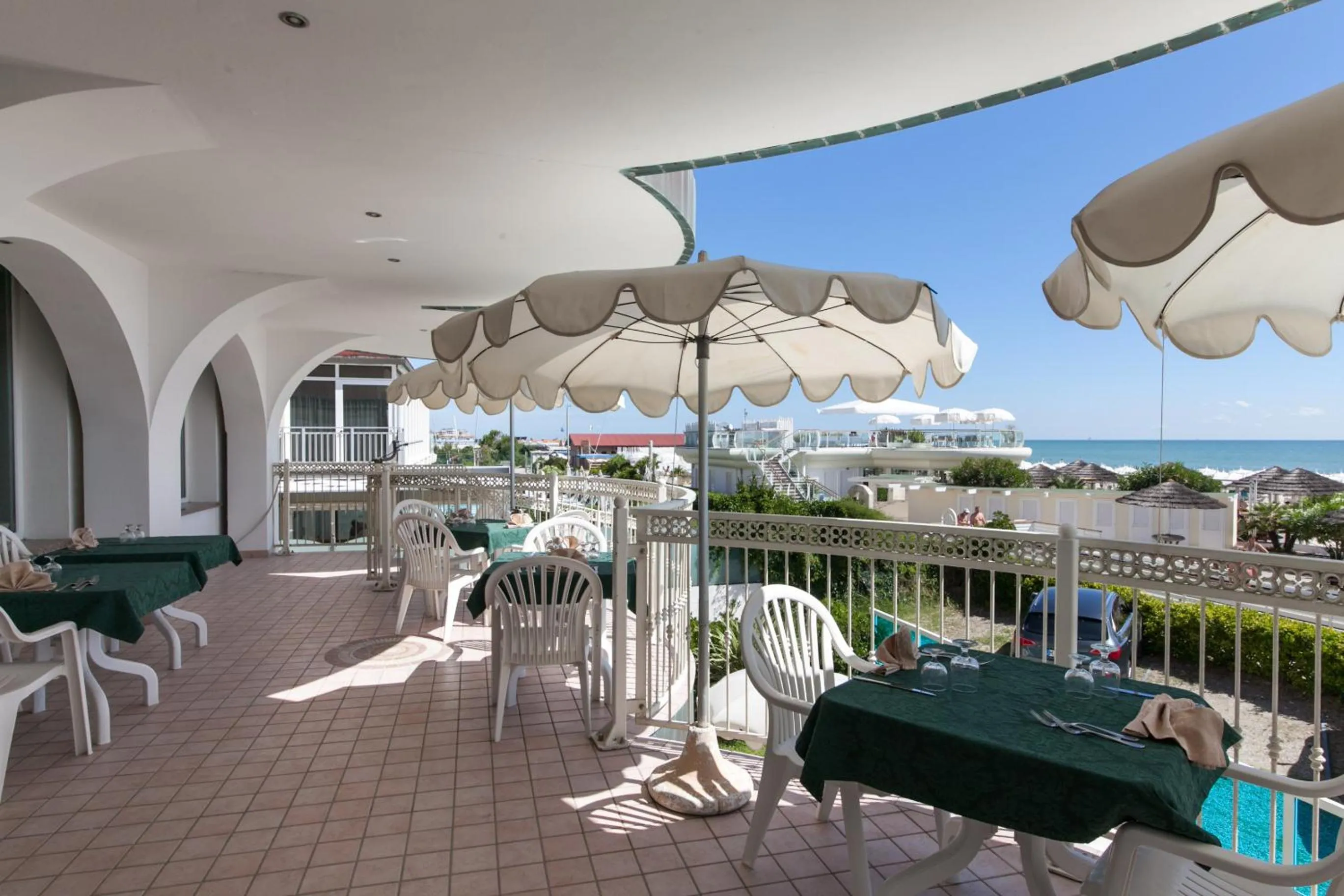 Restaurant/places to eat in Hotel Negresco