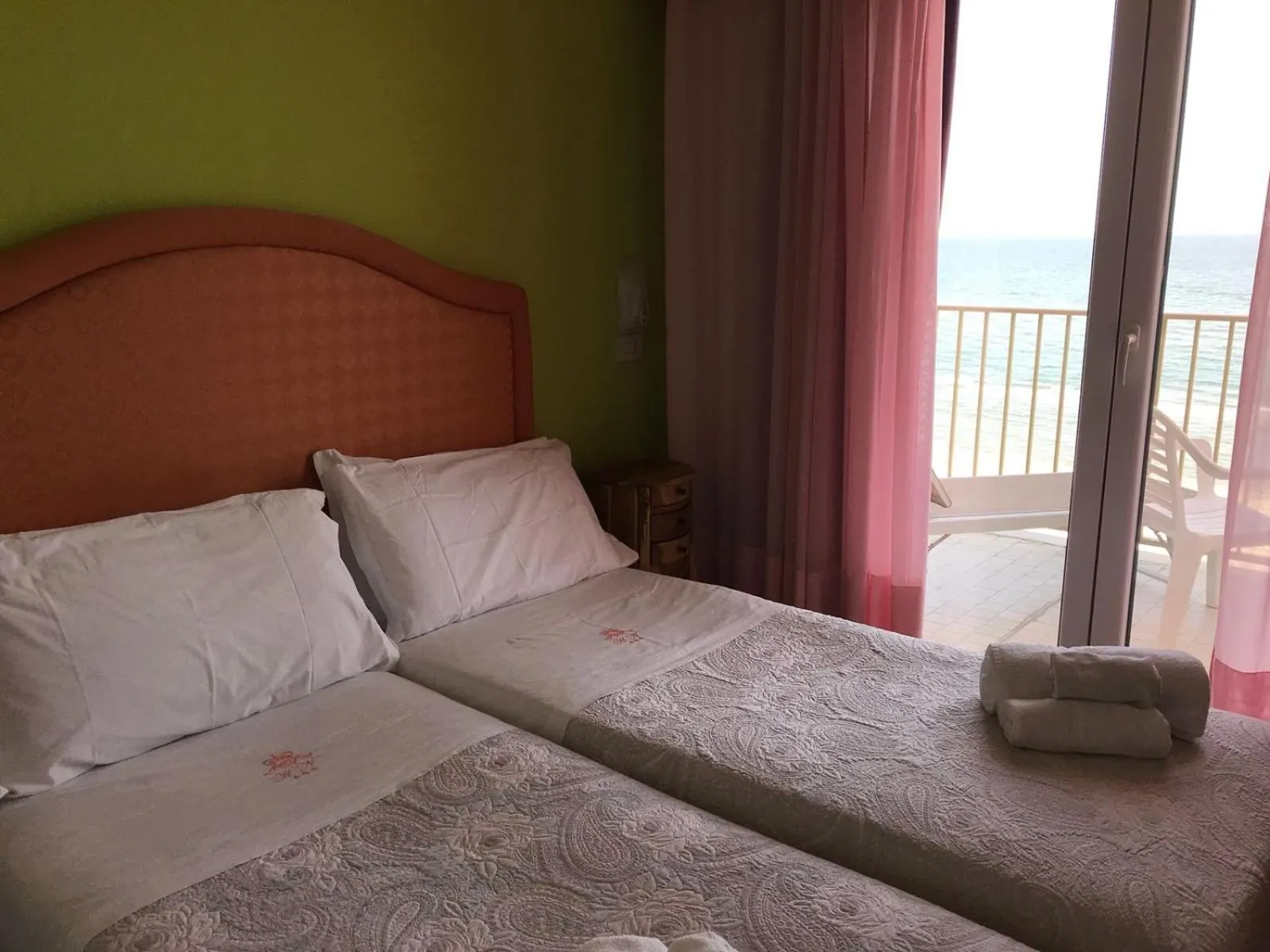 Bed in Hotel Negresco