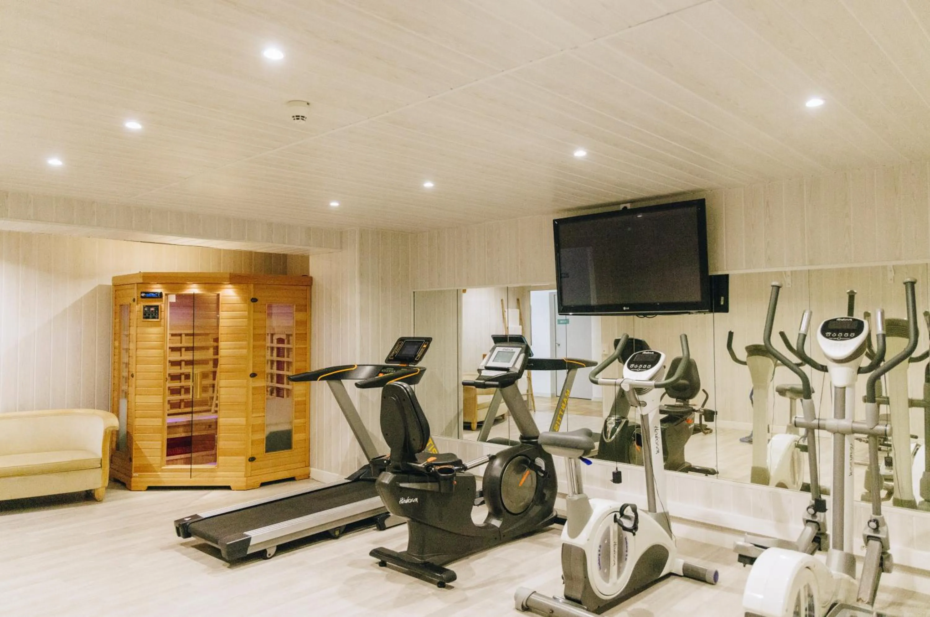 Fitness centre/facilities in Alivi