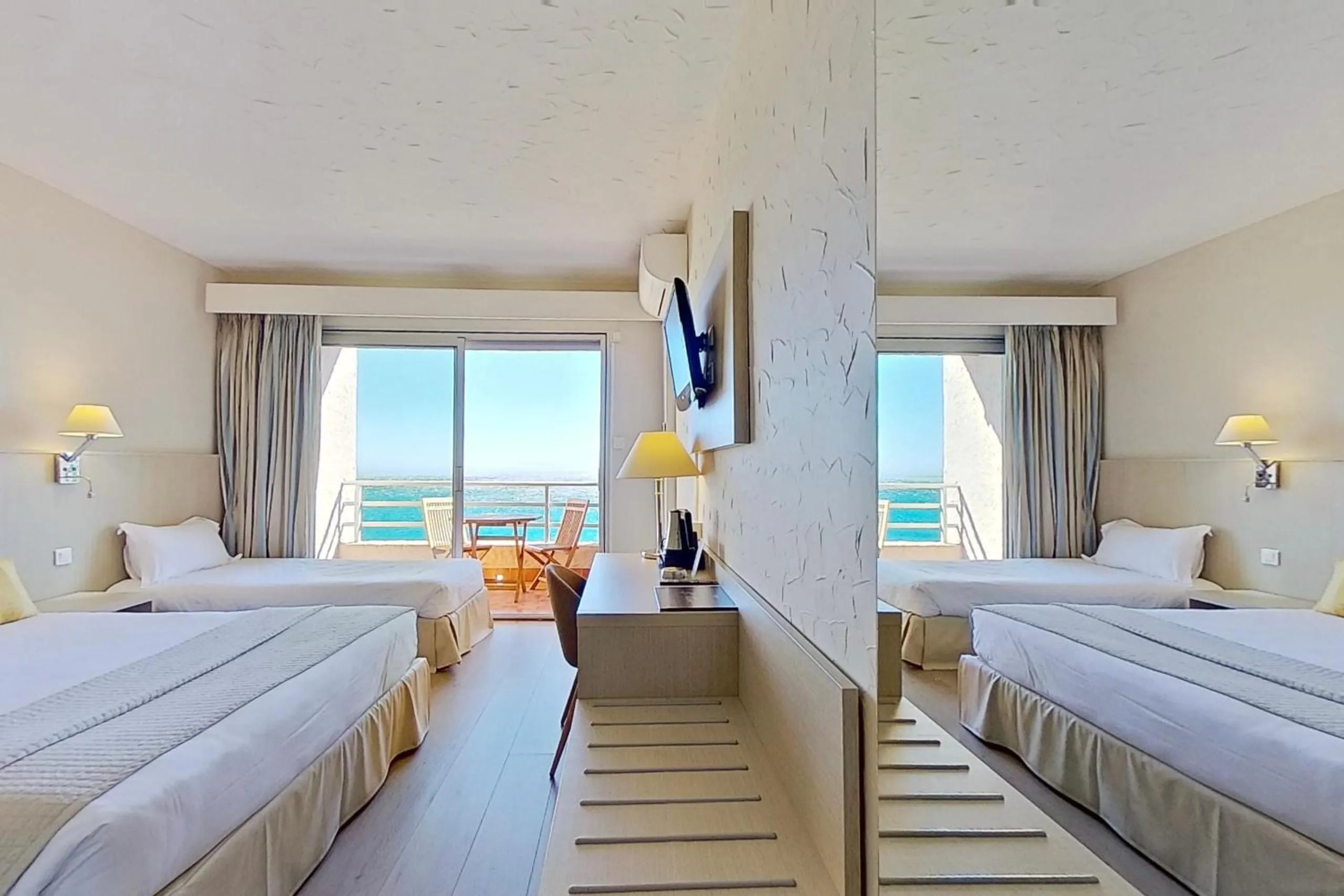 Photo of the whole room, Bed in Alivi