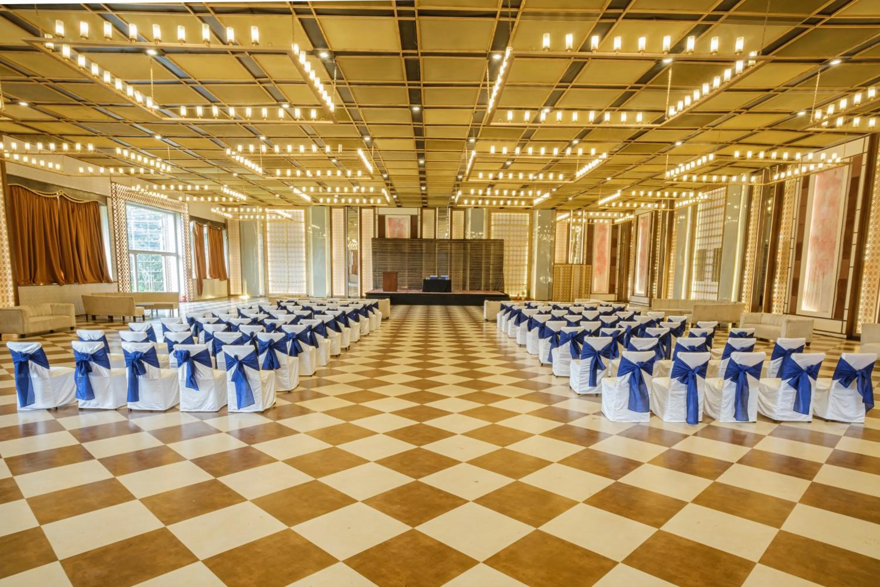 Banquet/Function facilities in Opulent by Udman Chhattarpur