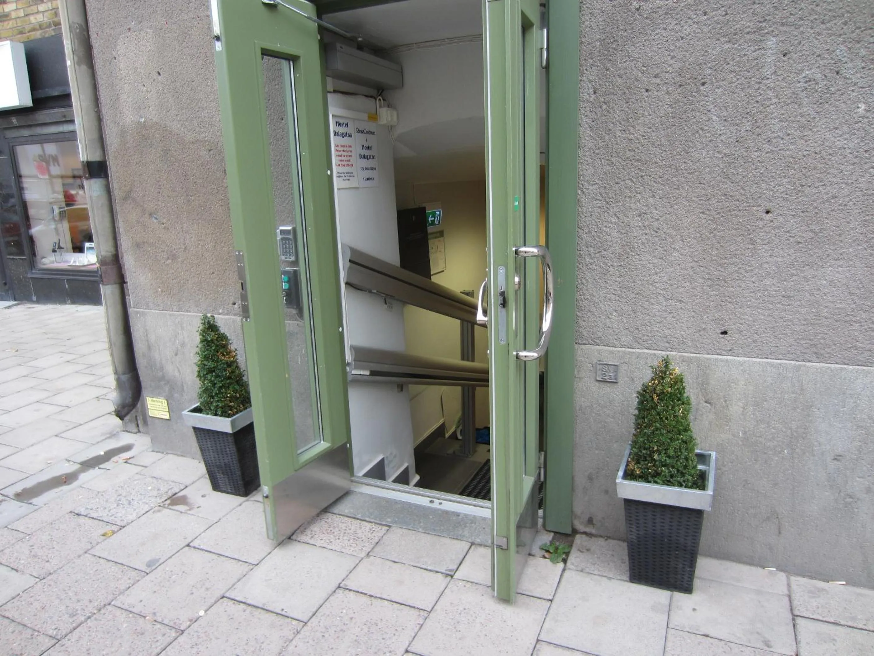 Facade/entrance in Hostel Dalagatan