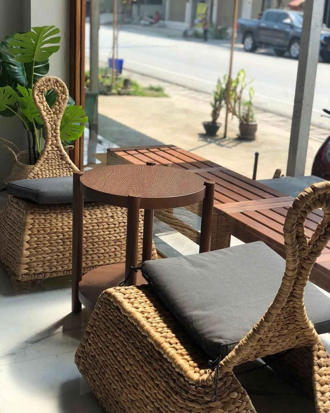 Seating area in U Chiangkhan