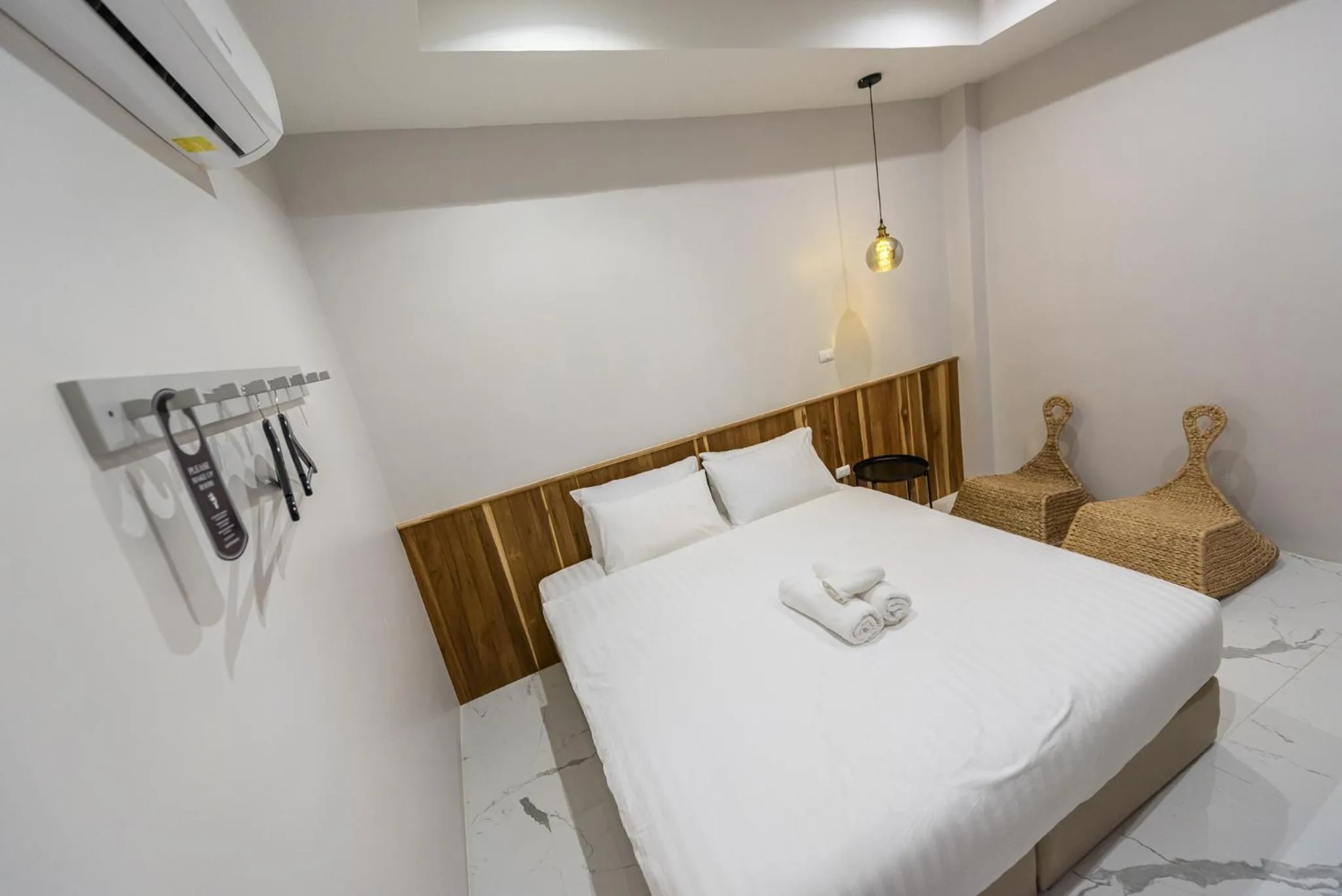 Photo of the whole room, Bed in U Chiangkhan