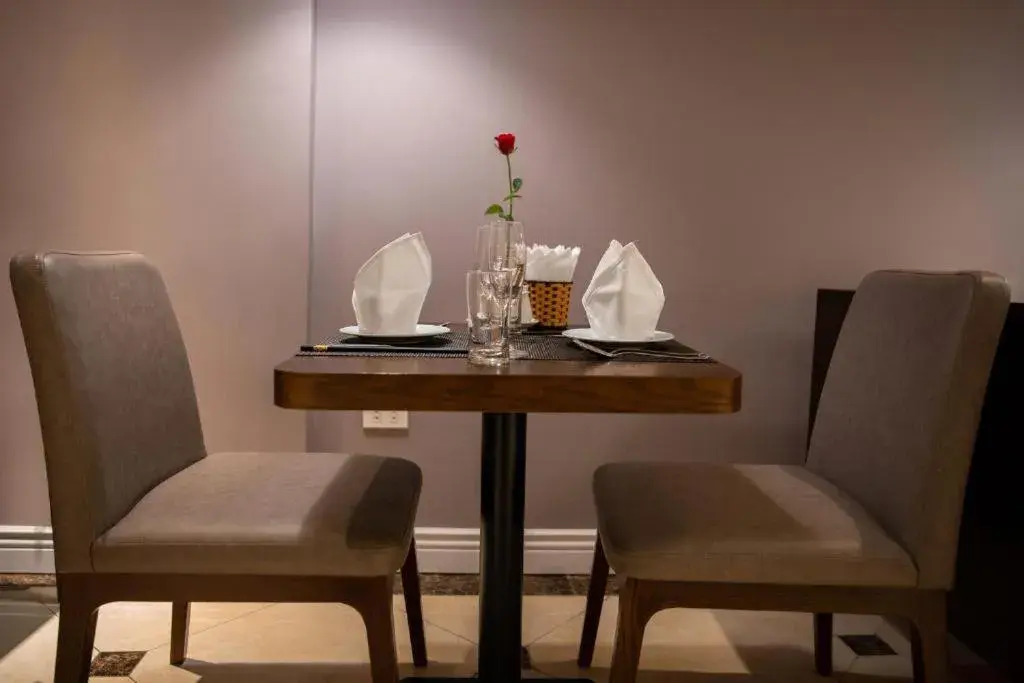 Restaurant/places to eat in Hanoi Lakeside Premium Hotel & Travel Restaurant/places to eat in Hanoi Lakeside Premium Hotel & Travel