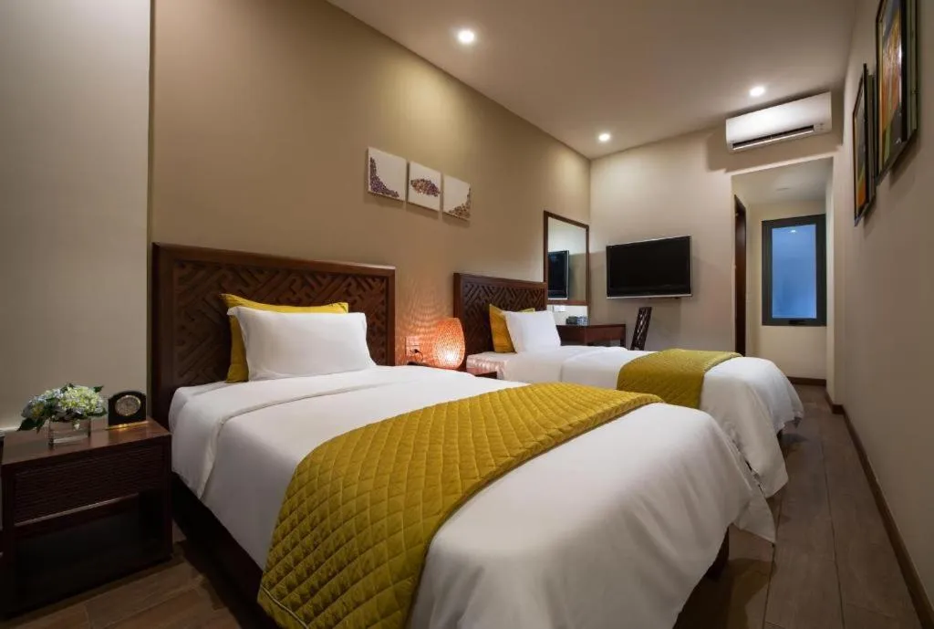 Photo of the whole room, Bed in Hanoi Lakeside Premium Hotel & Travel