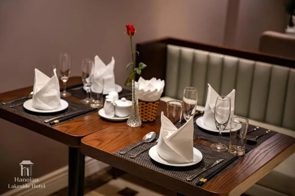 Restaurant/places to eat in Hanoi Lakeside Premium Hotel & Travel Restaurant/places to eat in Hanoi Lakeside Premium Hotel & Travel
