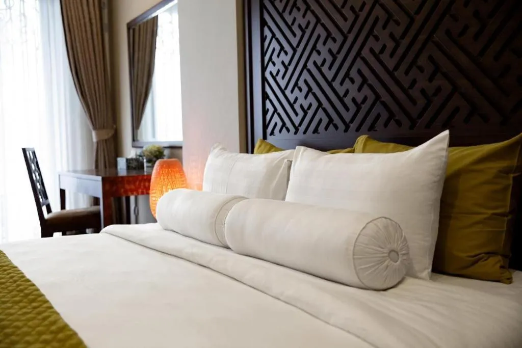 Bed in Hanoi Lakeside Premium Hotel & Travel