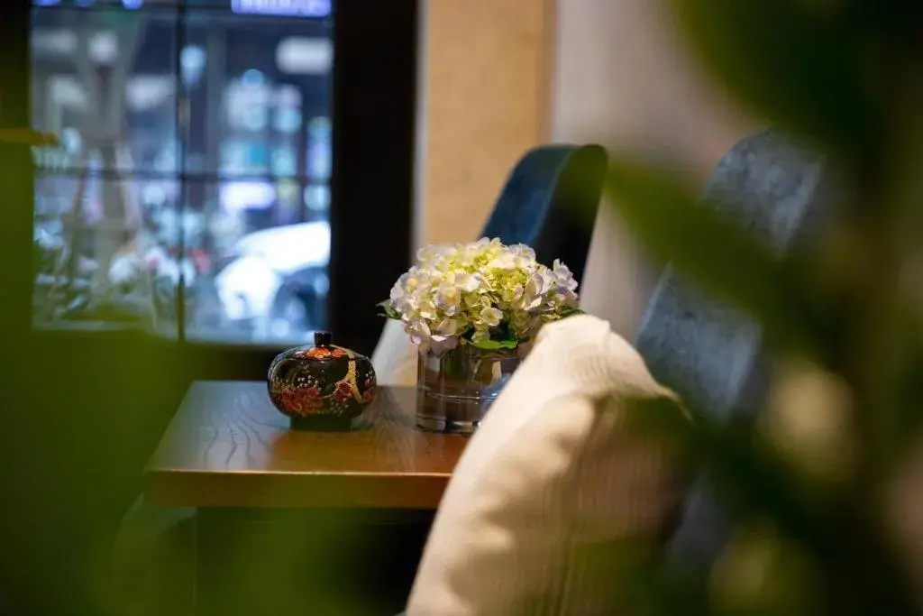 Property building in Hanoi Lakeside Premium Hotel & Travel Property building in Hanoi Lakeside Premium Hotel & Travel