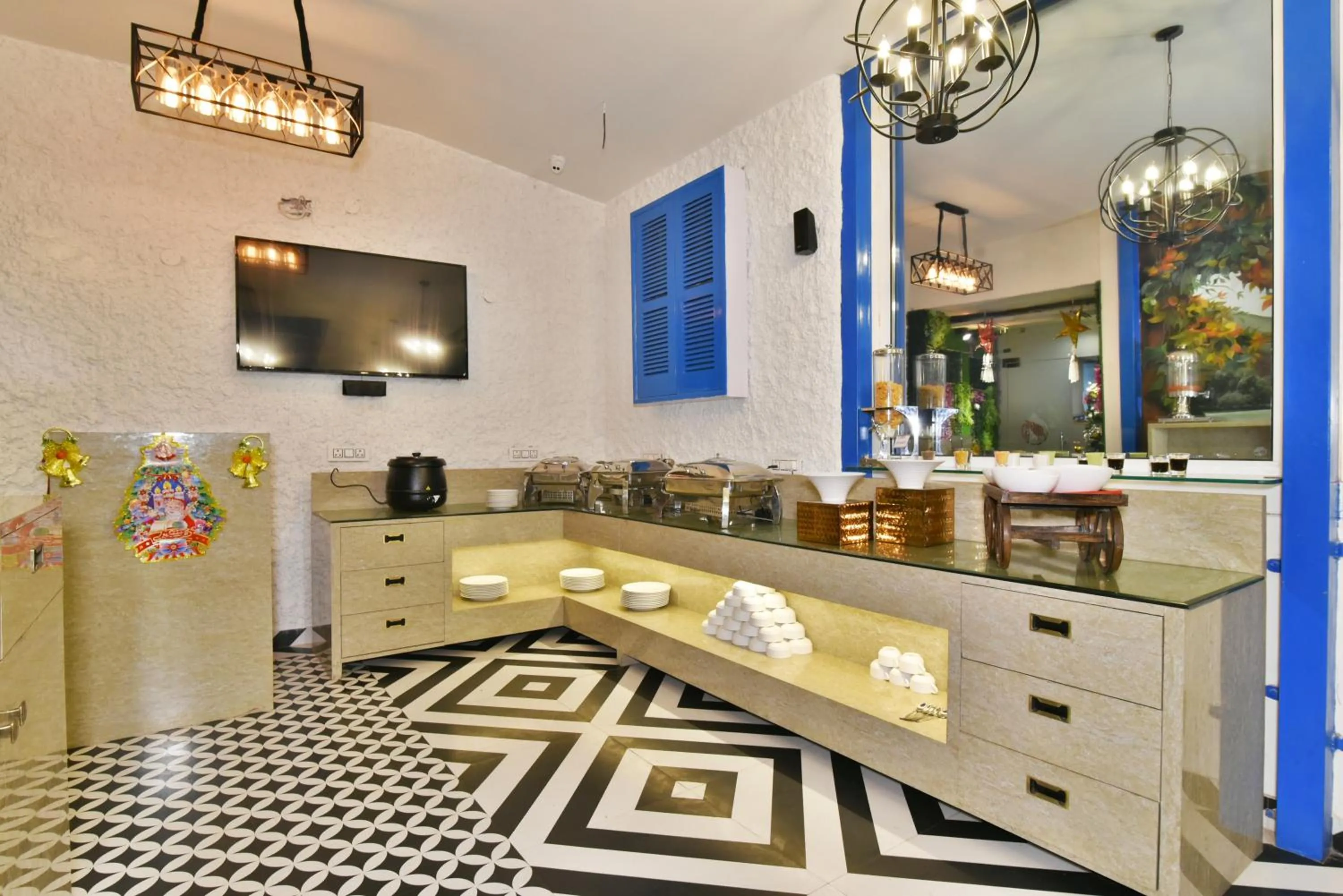 Buffet breakfast in Hotel Infa - 400m From Golden Temple