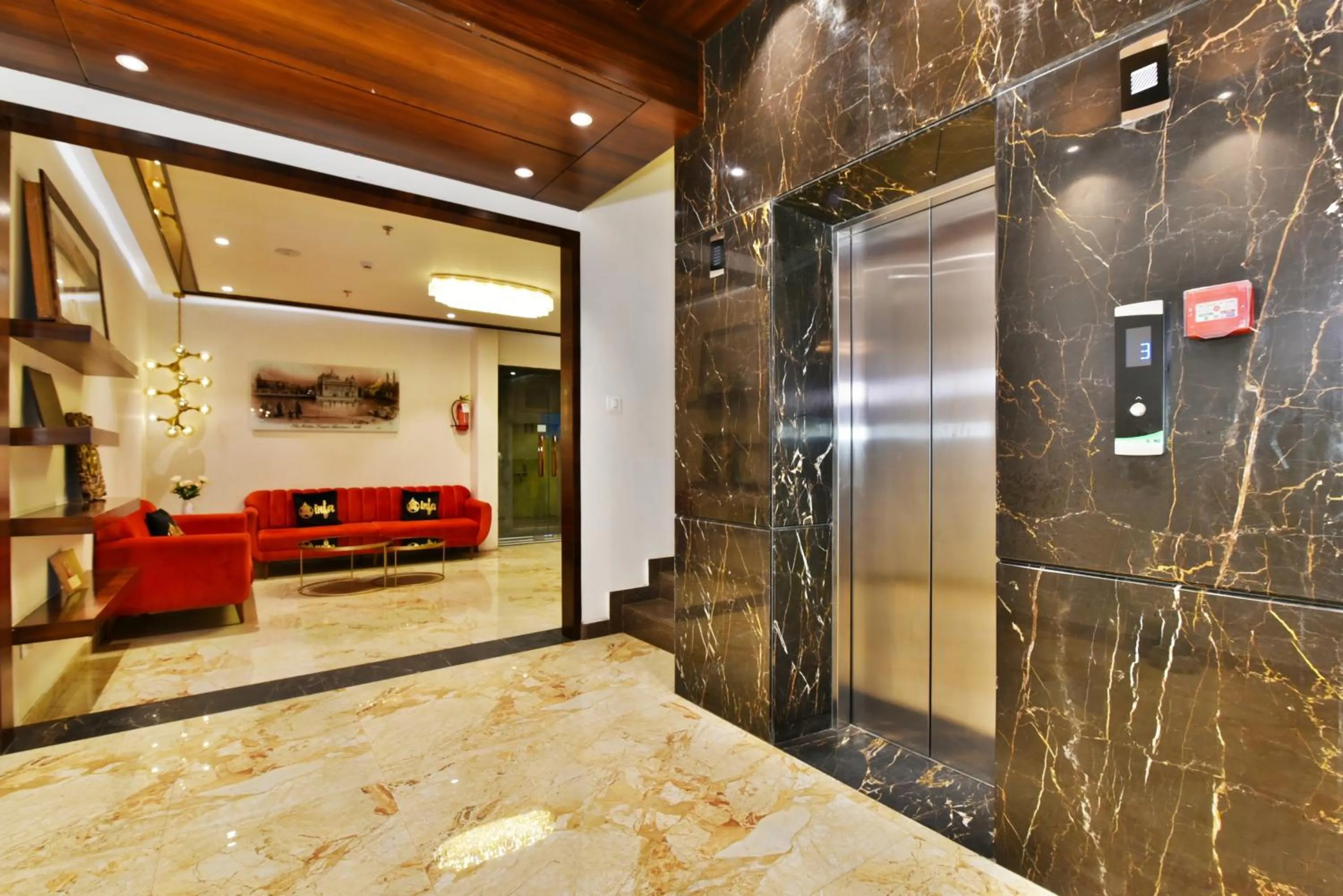 Lobby or reception in Hotel Infa - 400m From Golden Temple