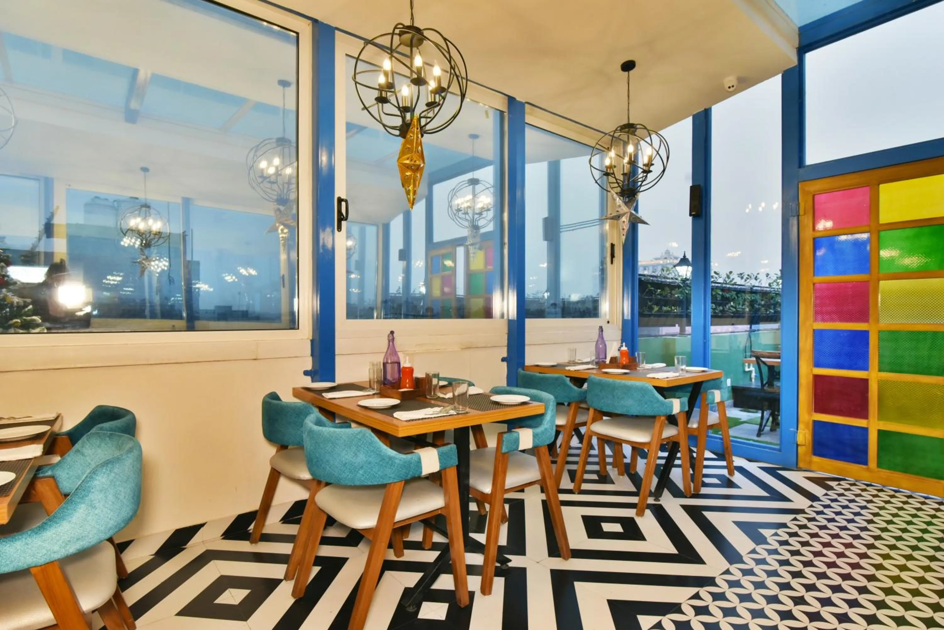 Lounge or bar in Hotel Infa - 400m From Golden Temple