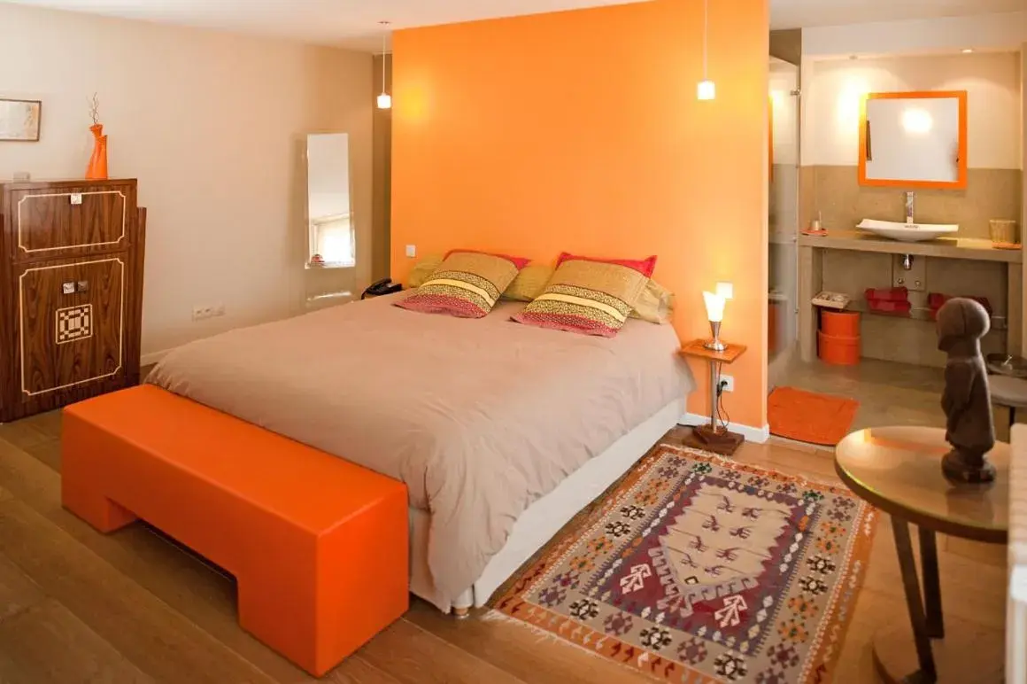 Double Room with Extra Bed only accessible by stairs in Maison d'Hôte de Myon Double Room with Extra Bed only accessible by stairs in Maison d'Hôte de Myon