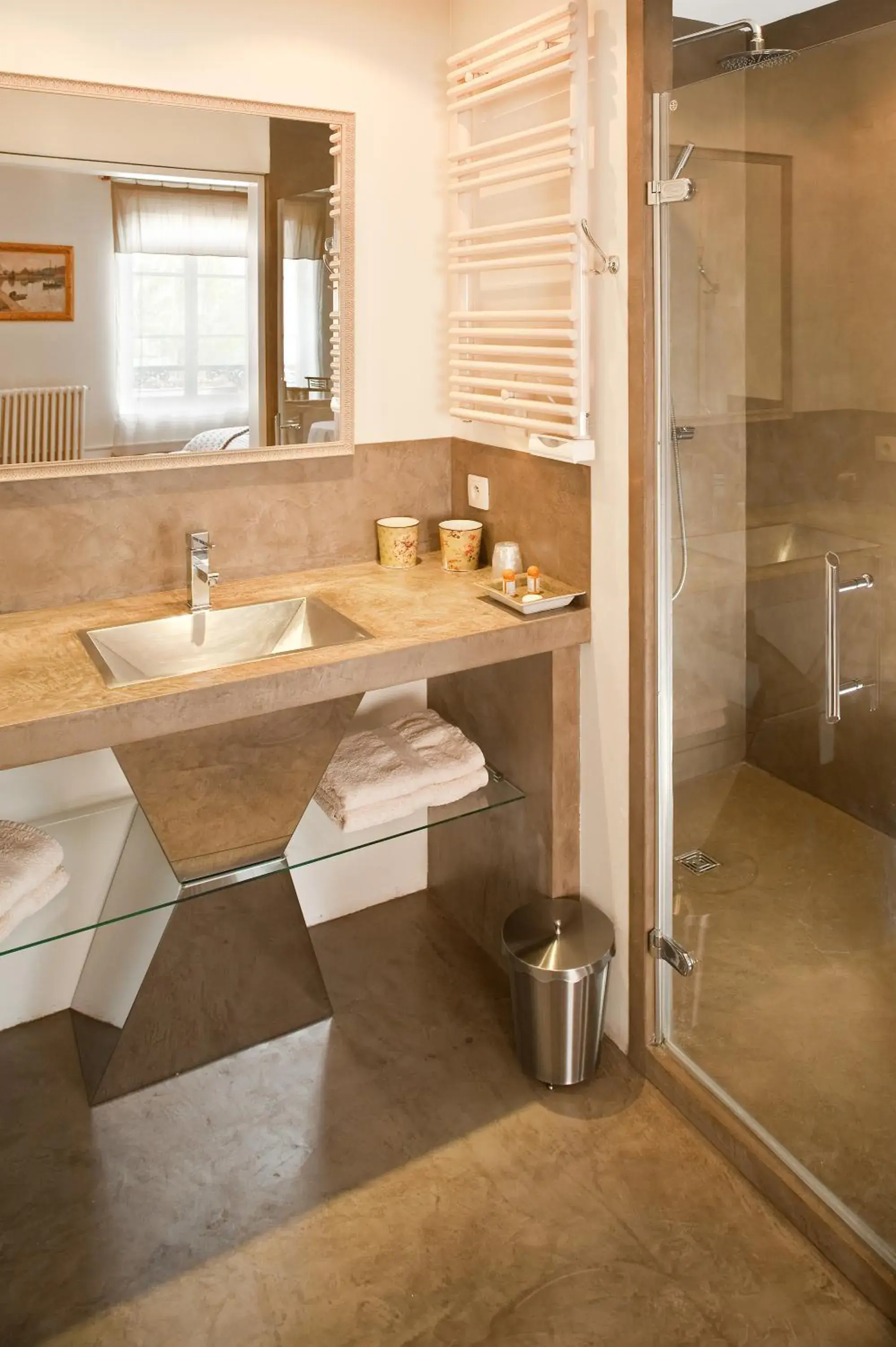 Superior Double Room only accessible by stairs in Maison d'Hôte de Myon Superior Double Room only accessible by stairs in Maison d'Hôte de Myon