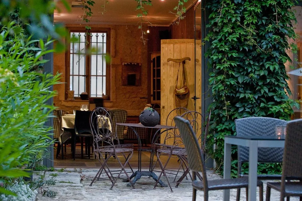 Garden view in Maison d'Hôte de Myon