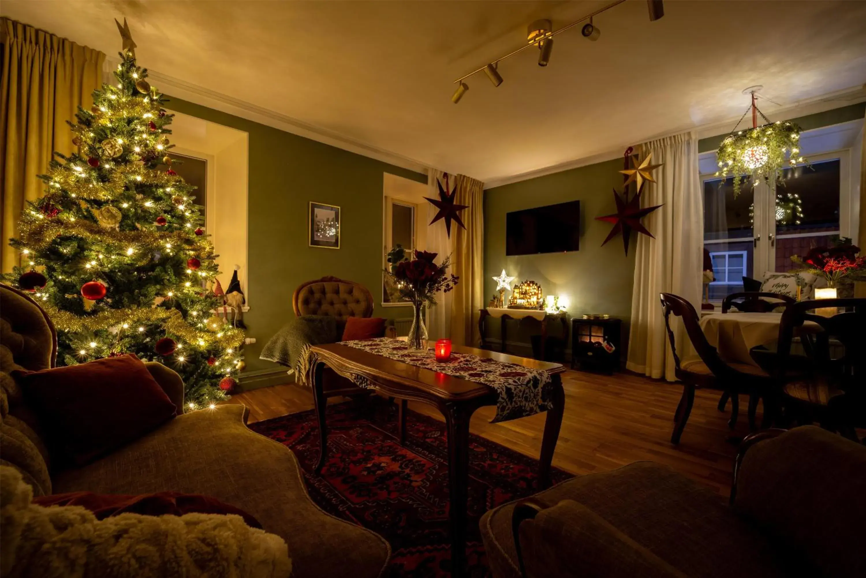 Two-Bedroom Suite with Four Single Beds, Sea View and Living Room - Non-Smoking in Best Western Strand Hotel Two-Bedroom Suite with Four Single Beds, Sea View and Living Room - Non-Smoking in Best Western Strand Hotel