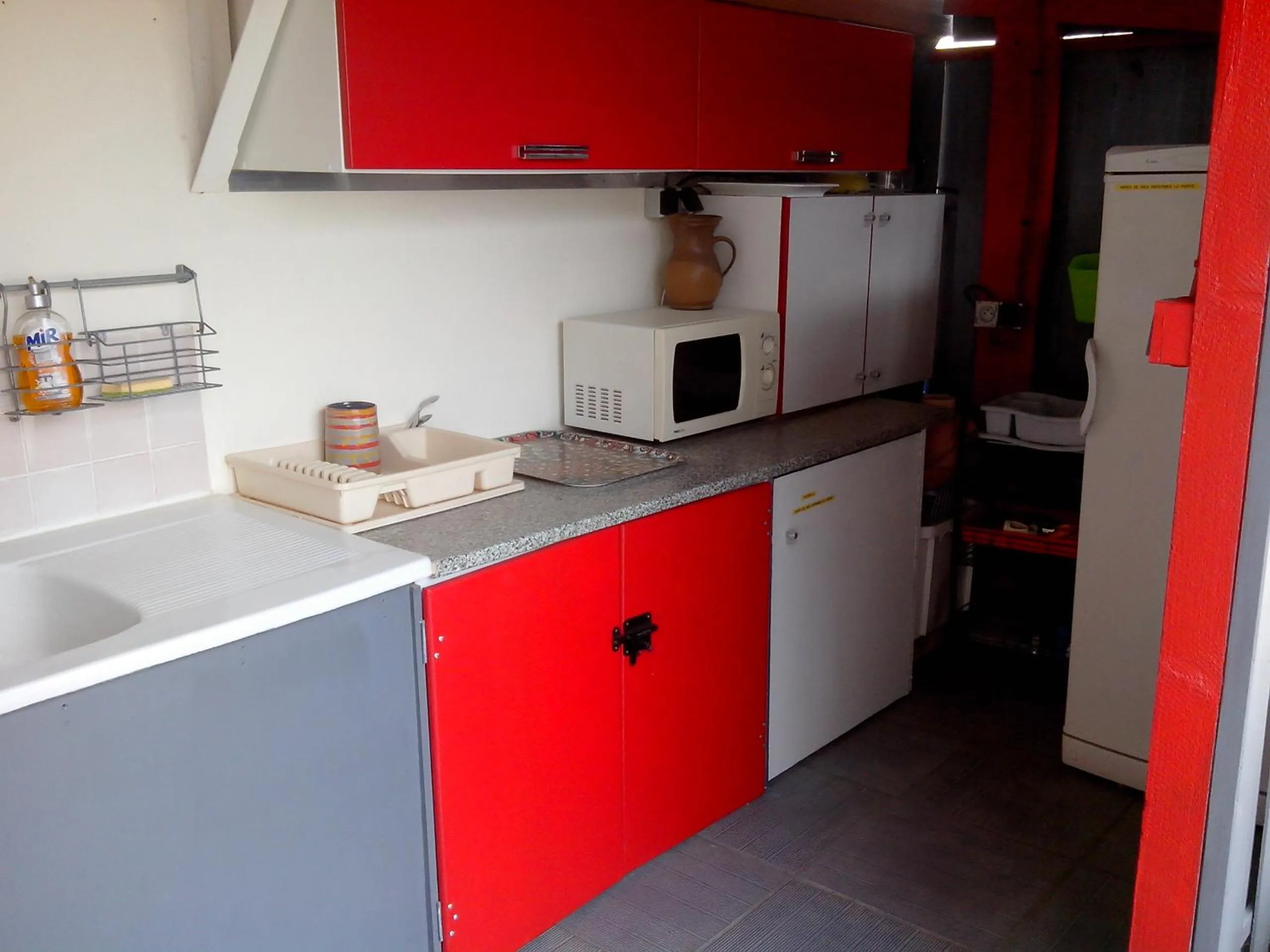 Communal kitchen in MAS SOLEIL ET VIGNES