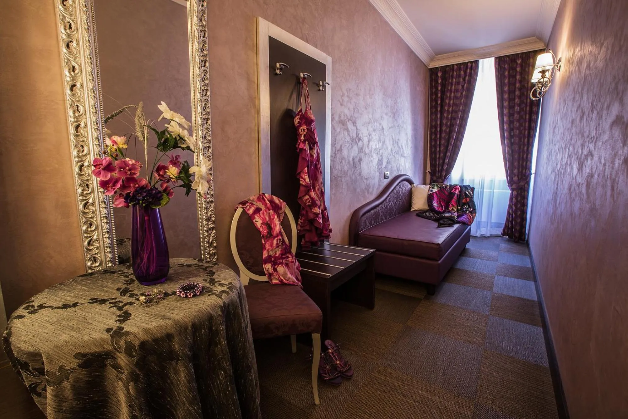 Decorative detail in Hotel Romano