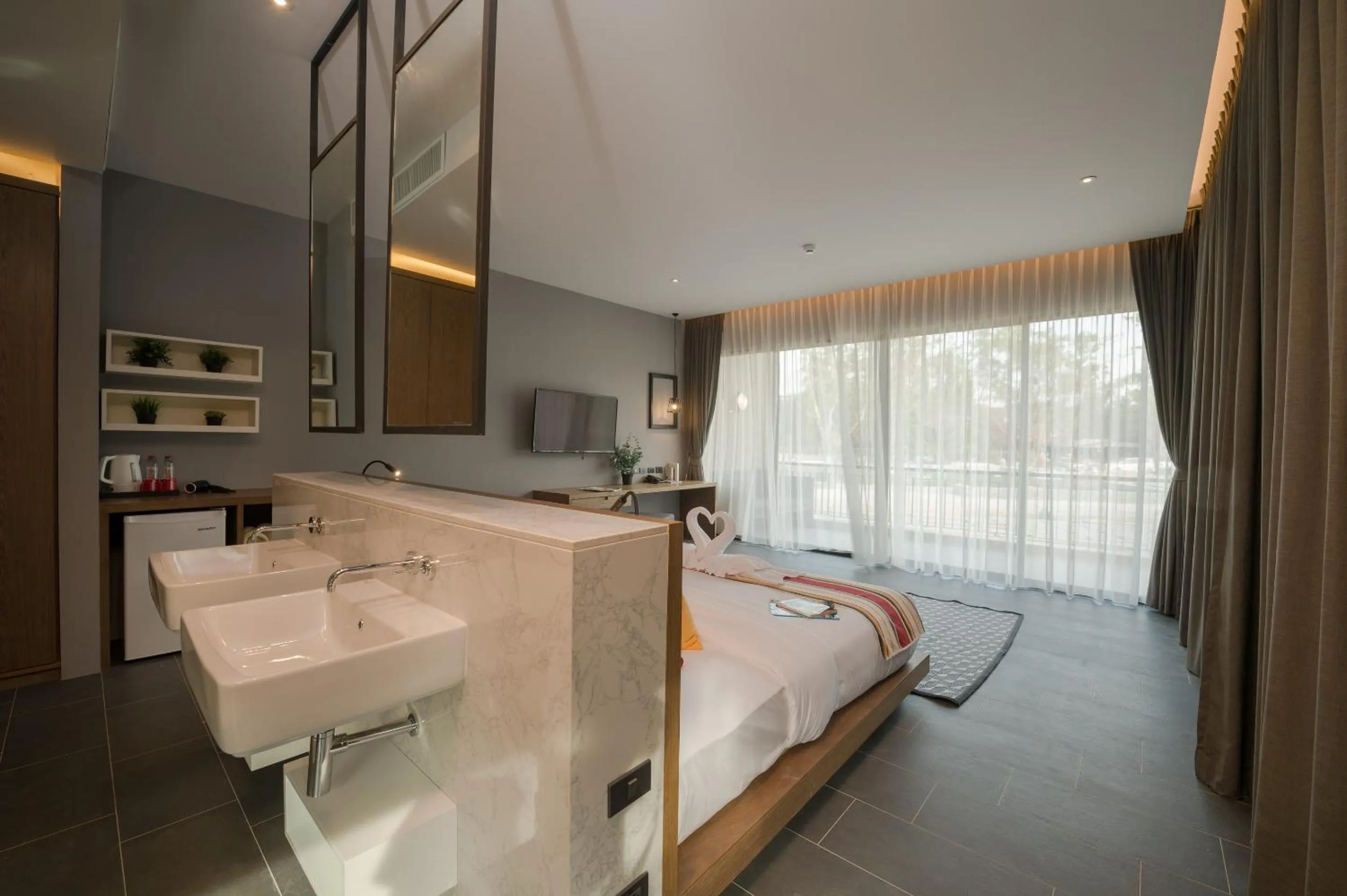 Bedroom, Bed in The Gallery Hotel Nai Harn