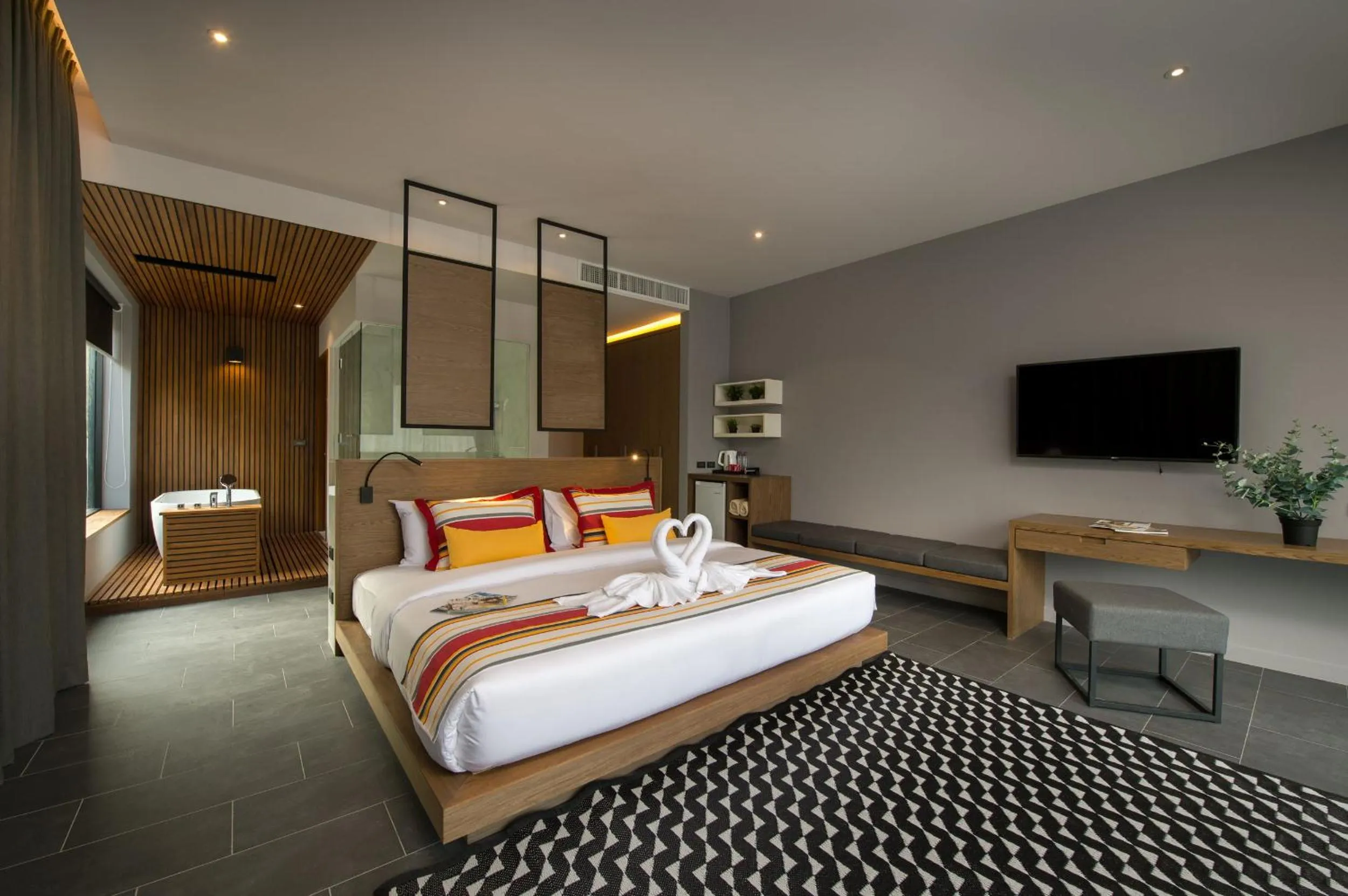 Bedroom, Bed in The Gallery Hotel Nai Harn