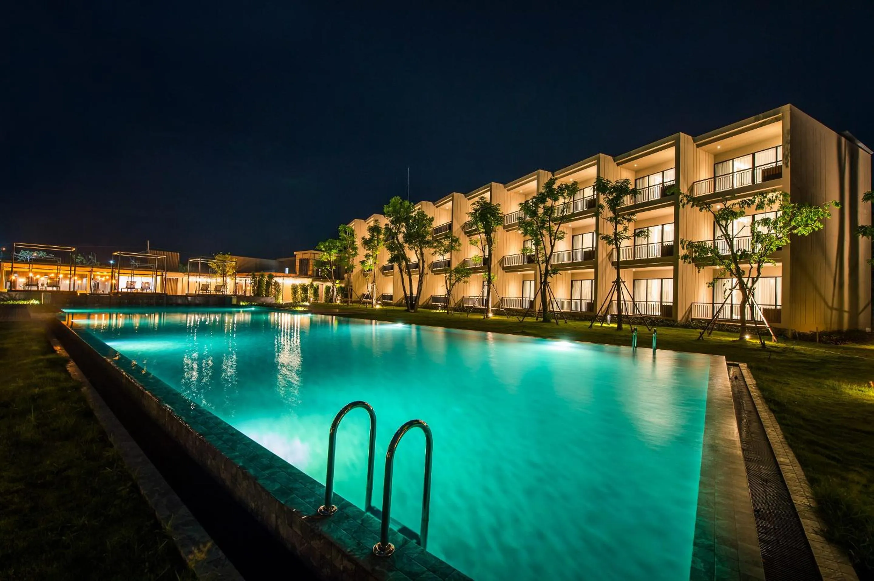 Swimming pool in The Gallery Hotel Nai Harn