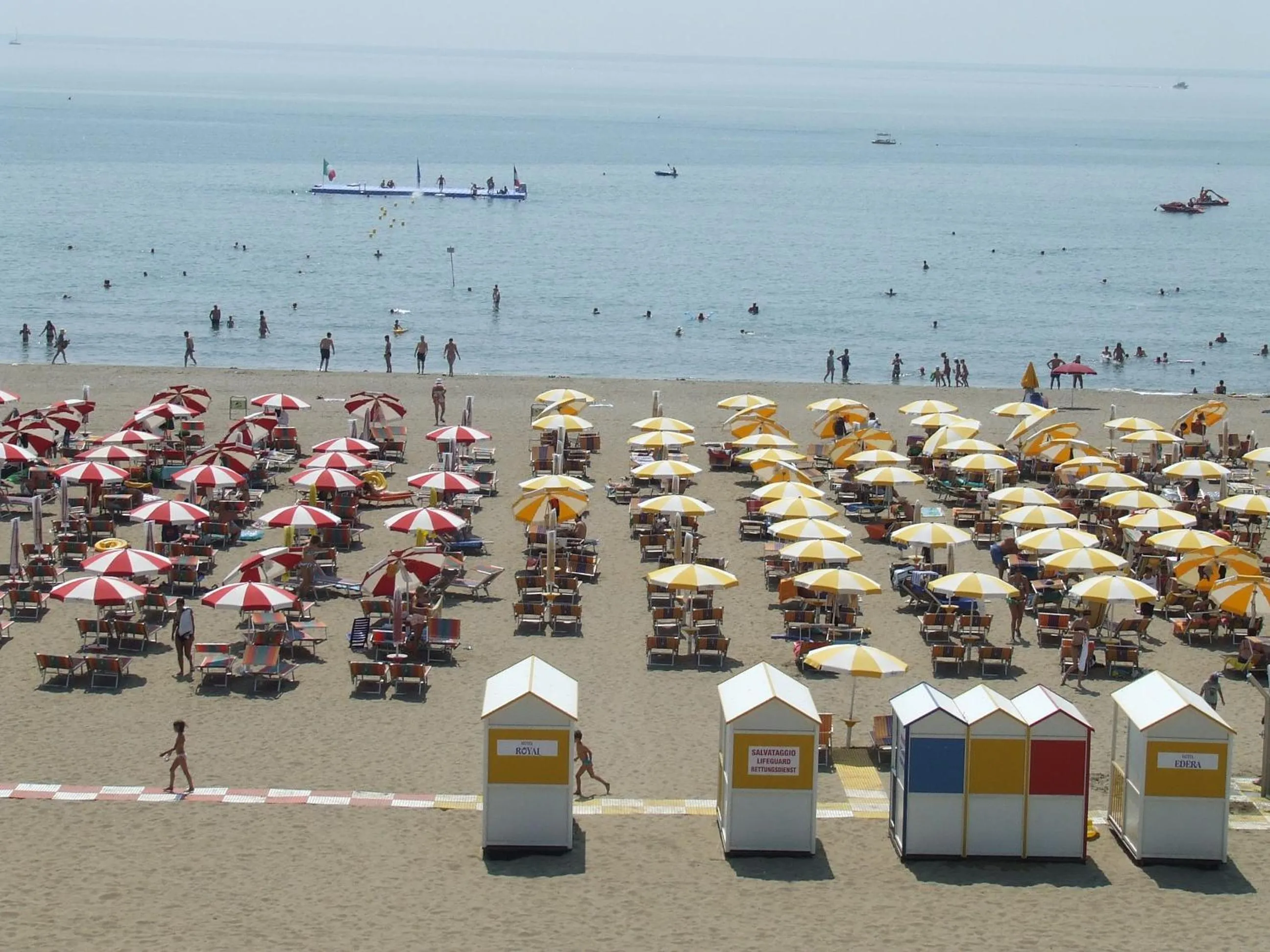 Beach in Hotel Royal Garnì