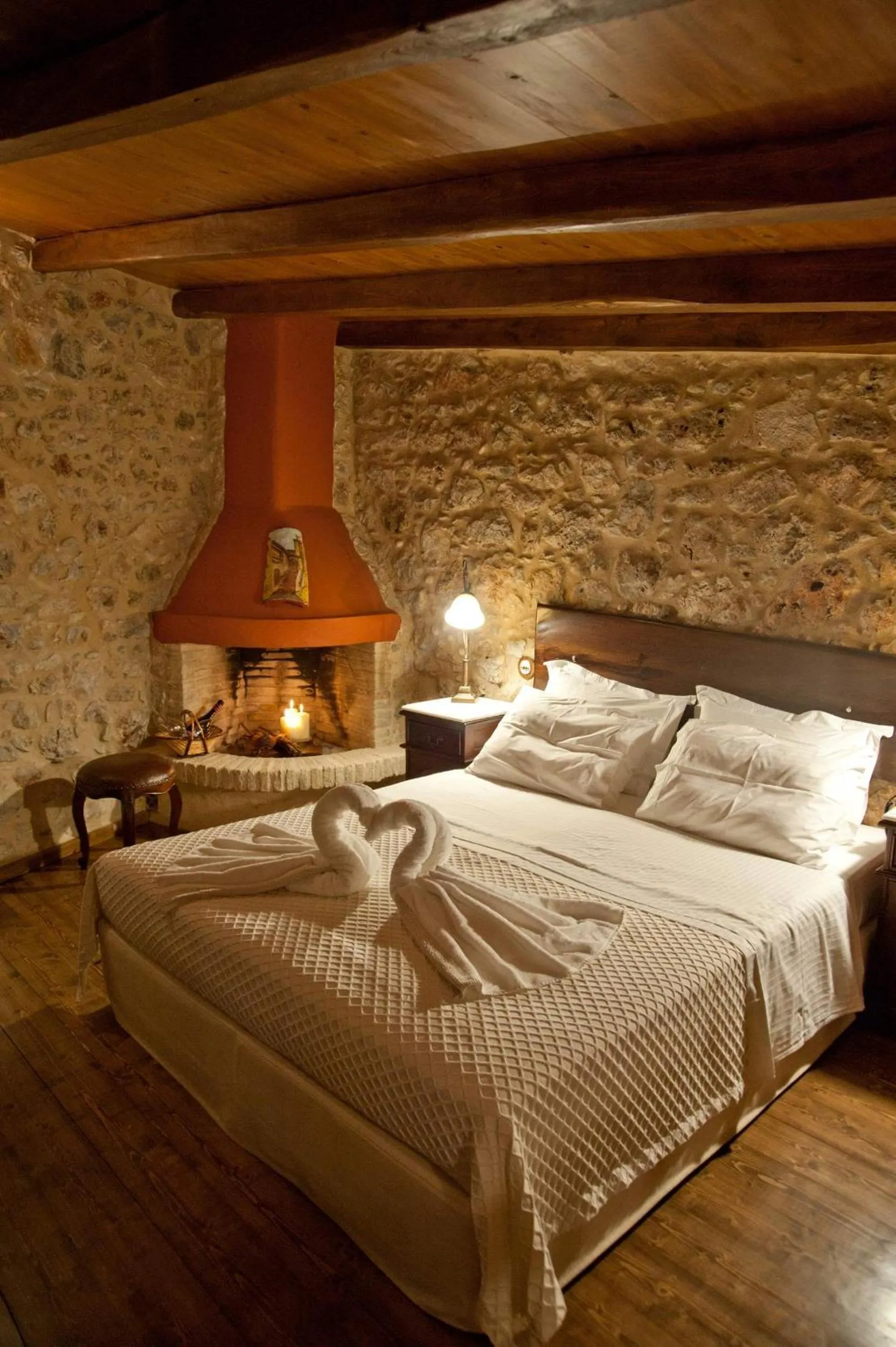 Bed in Archontiko Hatzipanayioti