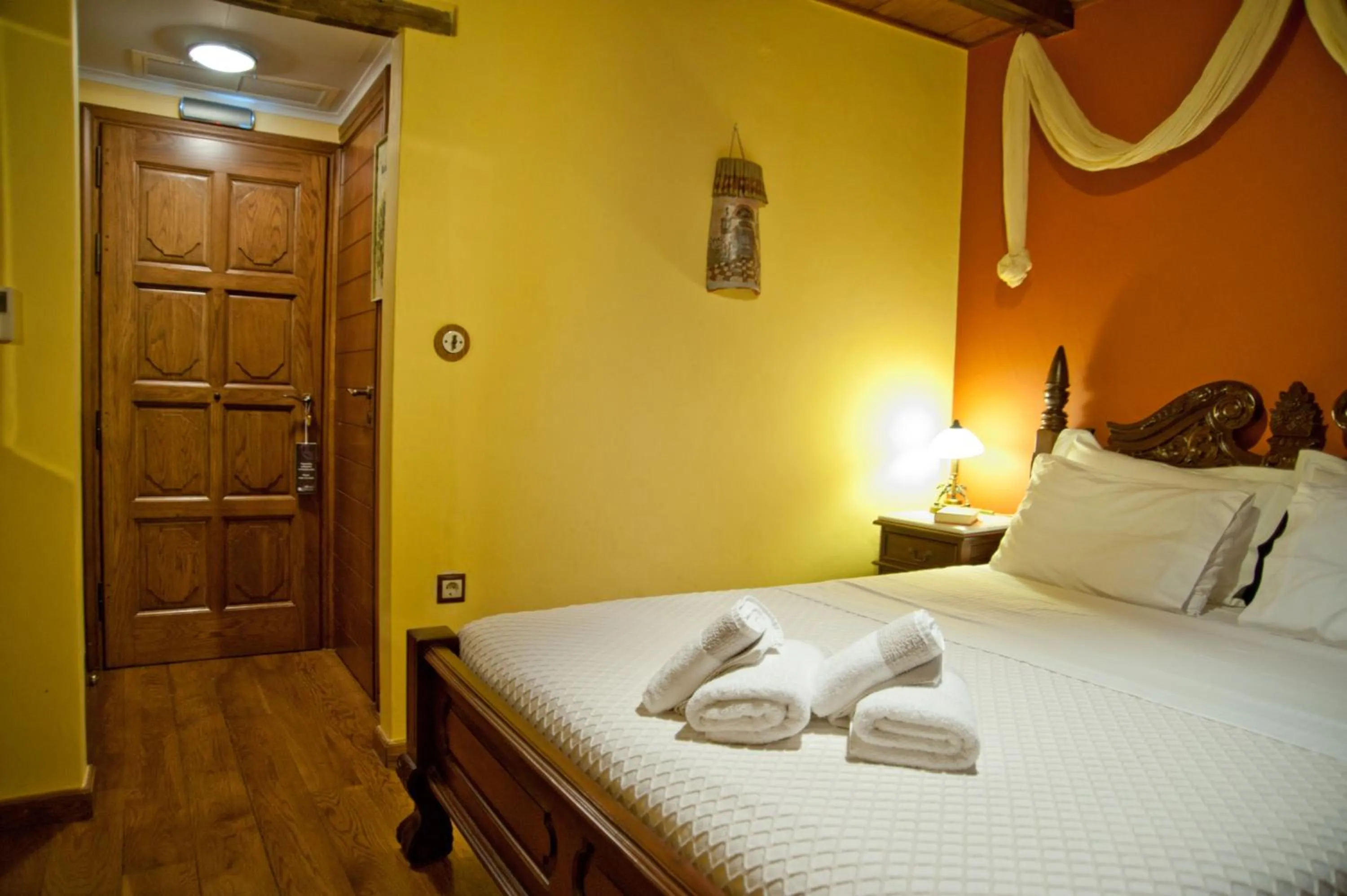 Bed in Archontiko Hatzipanayioti