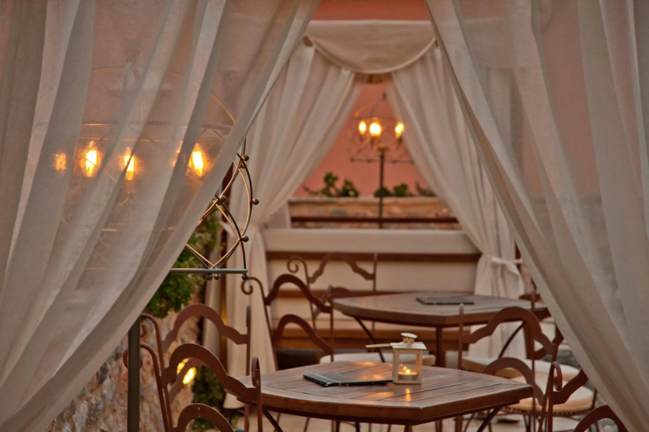 Decorative detail in Archontiko Hatzipanayioti