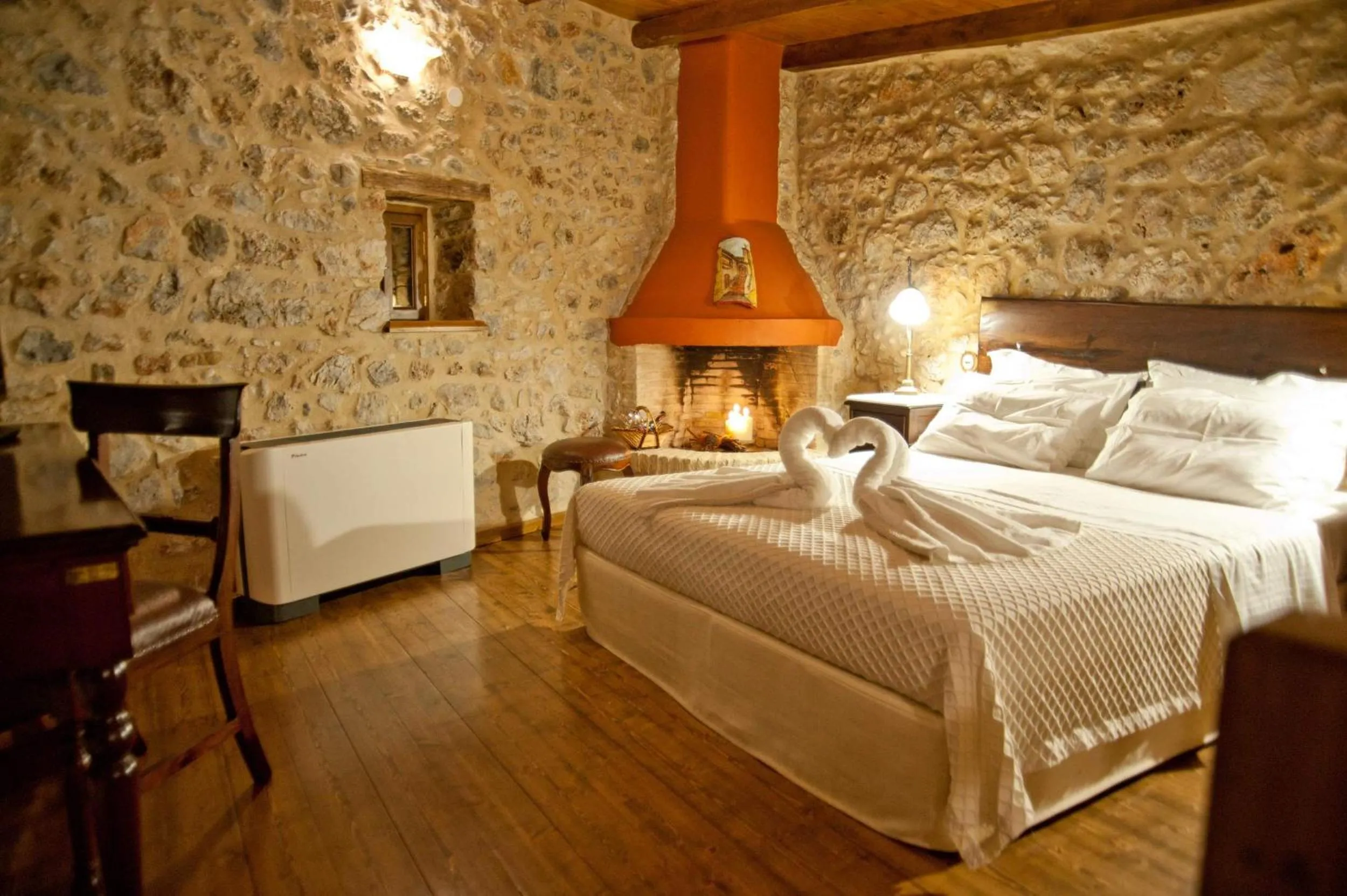 Bed in Archontiko Hatzipanayioti