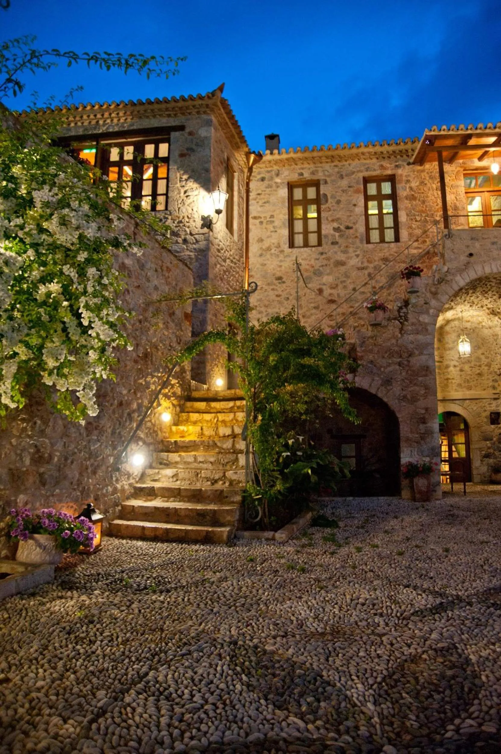 Property building in Archontiko Hatzipanayioti