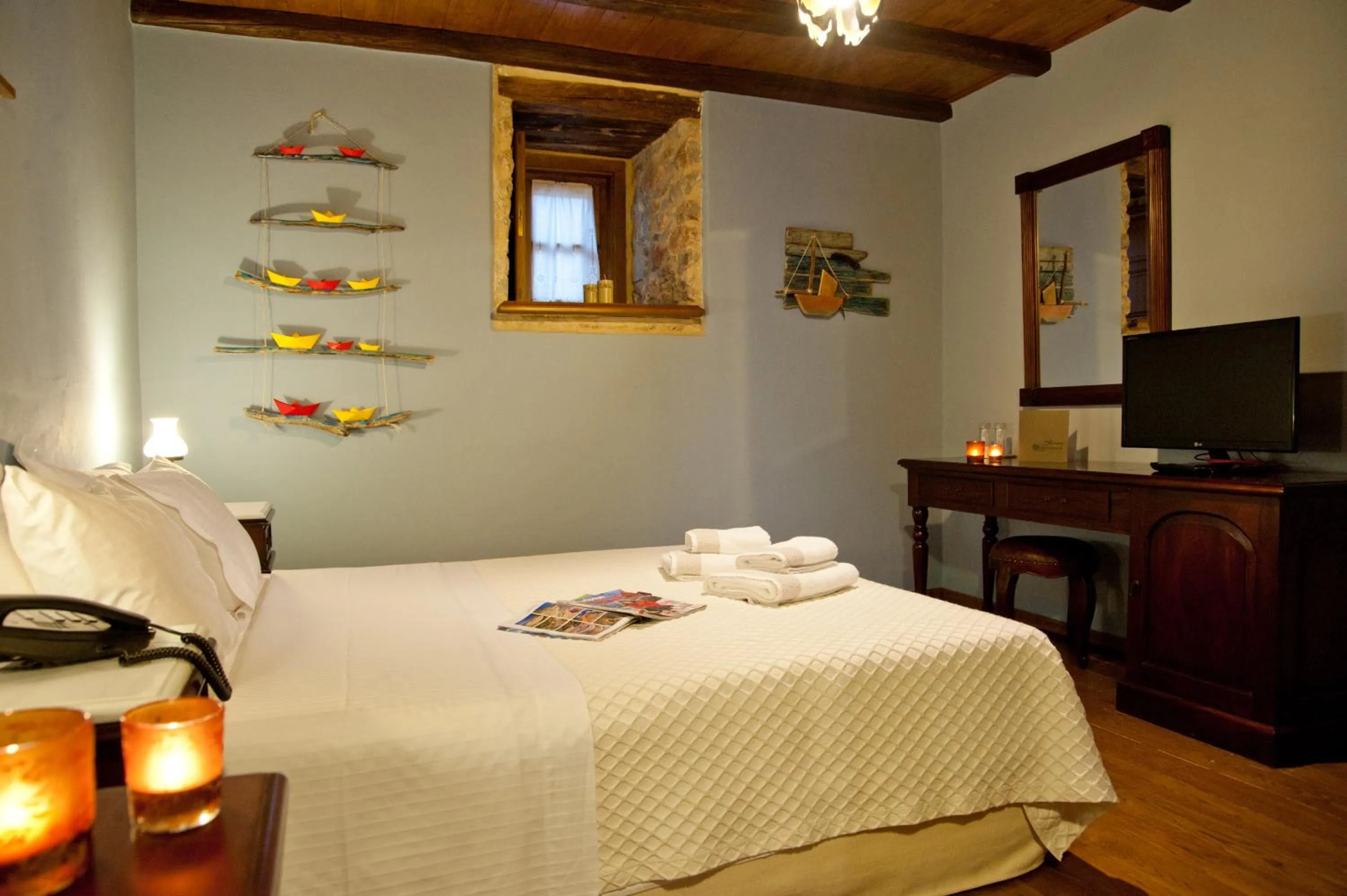 Bed in Archontiko Hatzipanayioti