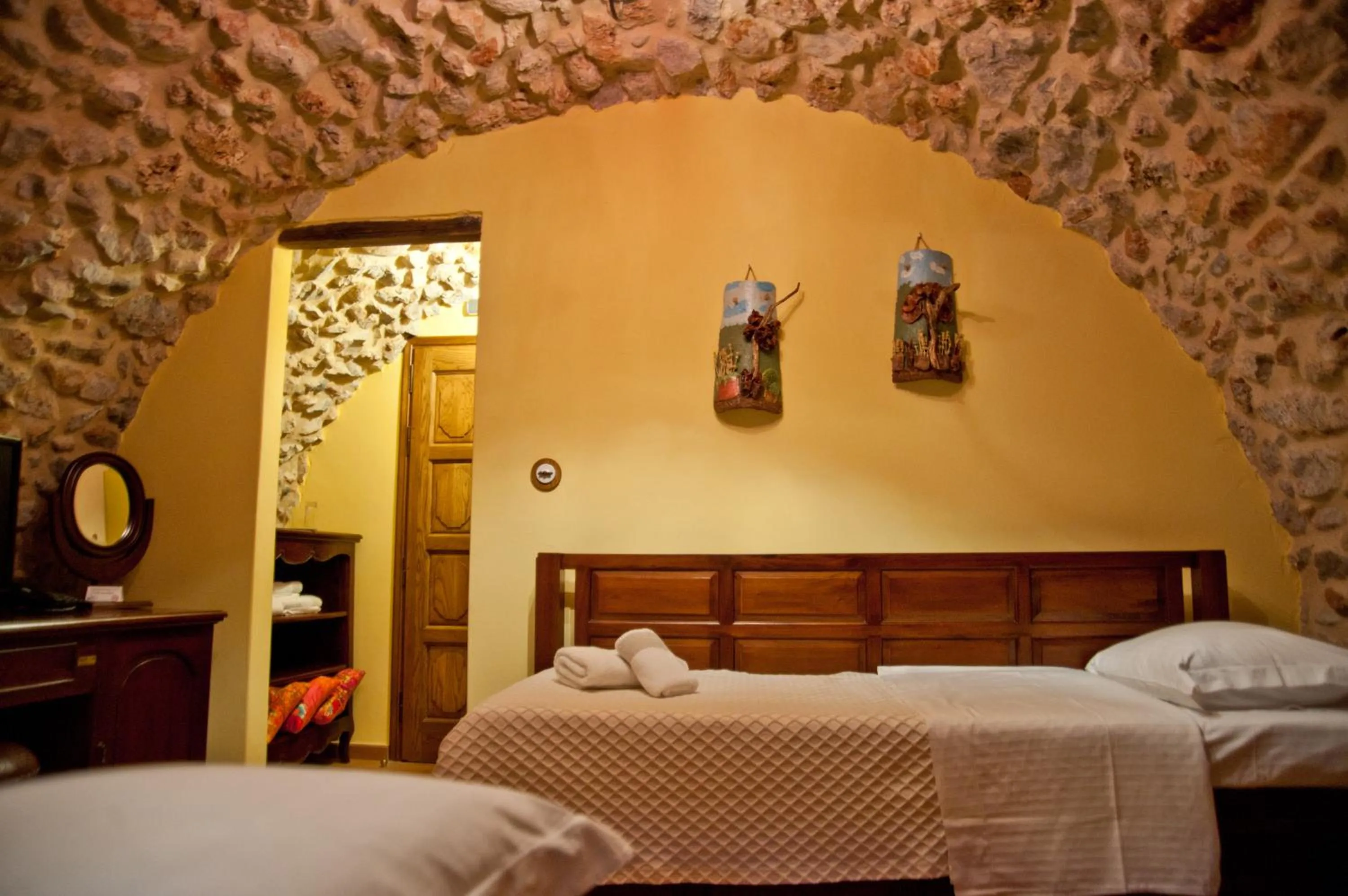 Bed in Archontiko Hatzipanayioti