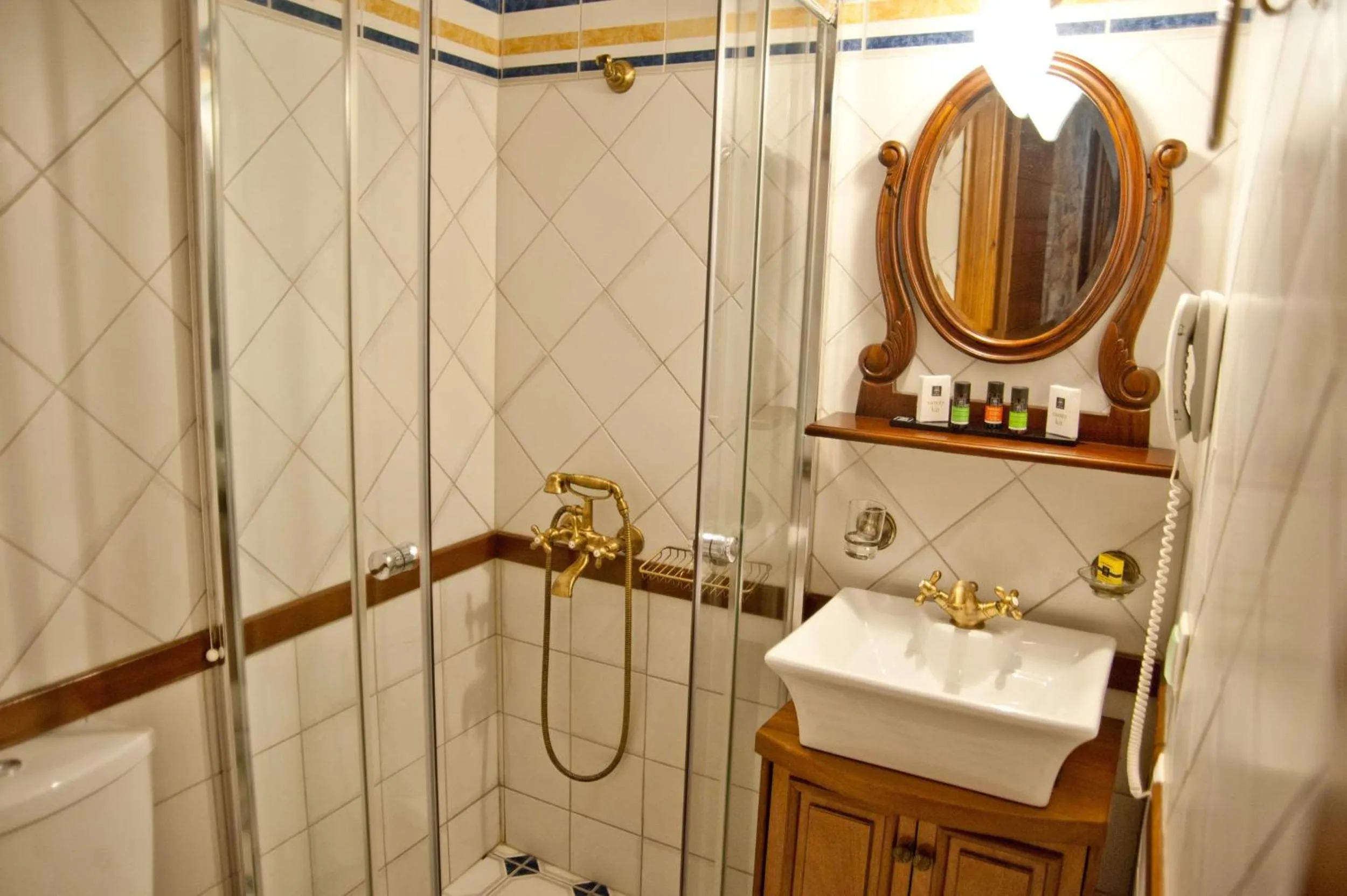 Shower in Archontiko Hatzipanayioti